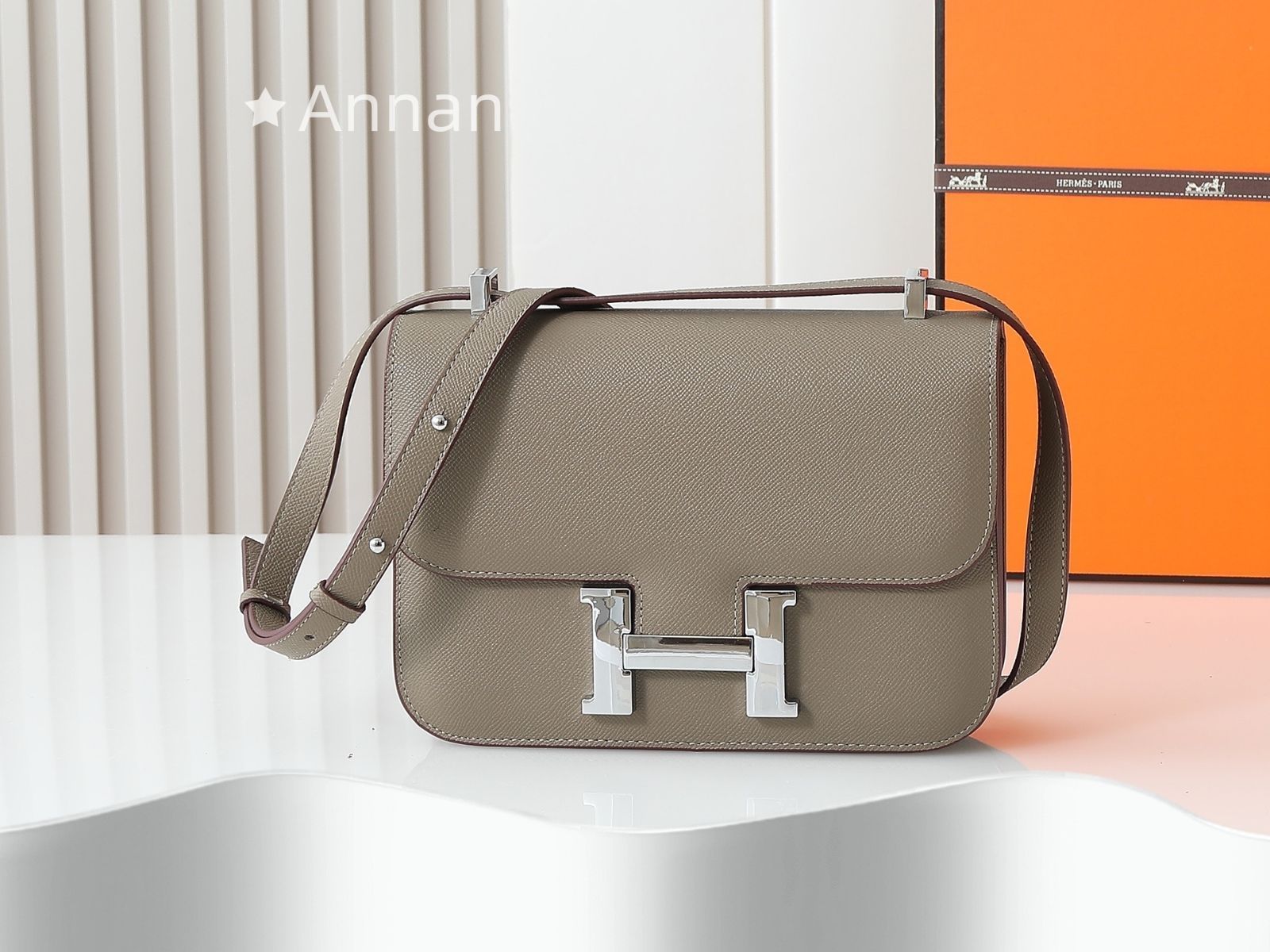 限界 美品 HERMES(エルメス) ショルダーバッグ コンスタンス23