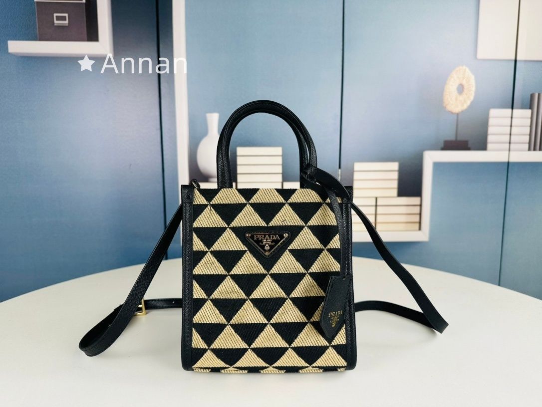送料無料 美品 限定品 レディース PRADA プラダ ハンドバッグ