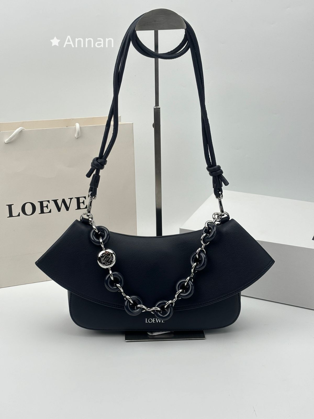 新品同様 人気 良品 レディース LOEWE　ロエベ ショルダーバッグ