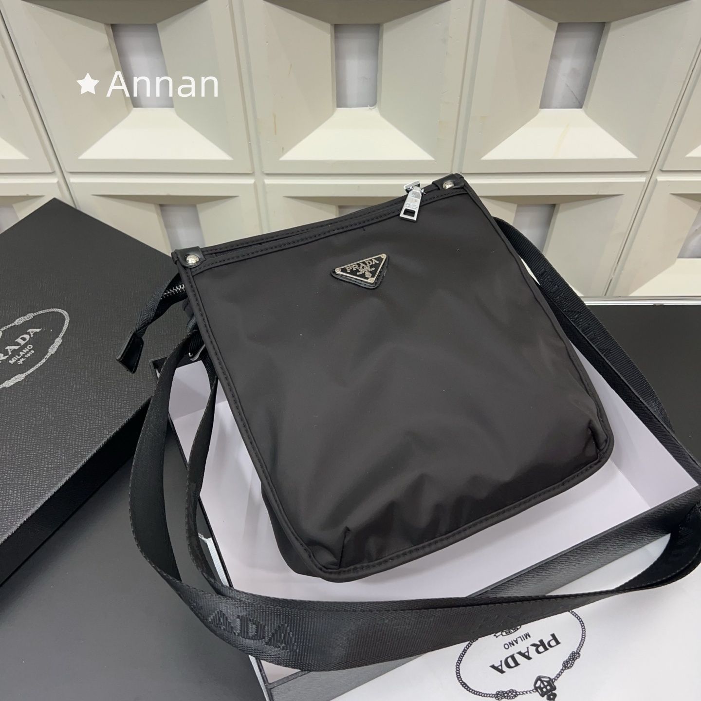 送料無料 美品 美品 超美品 メンズ PRADA プラダ ショルダーバッグ