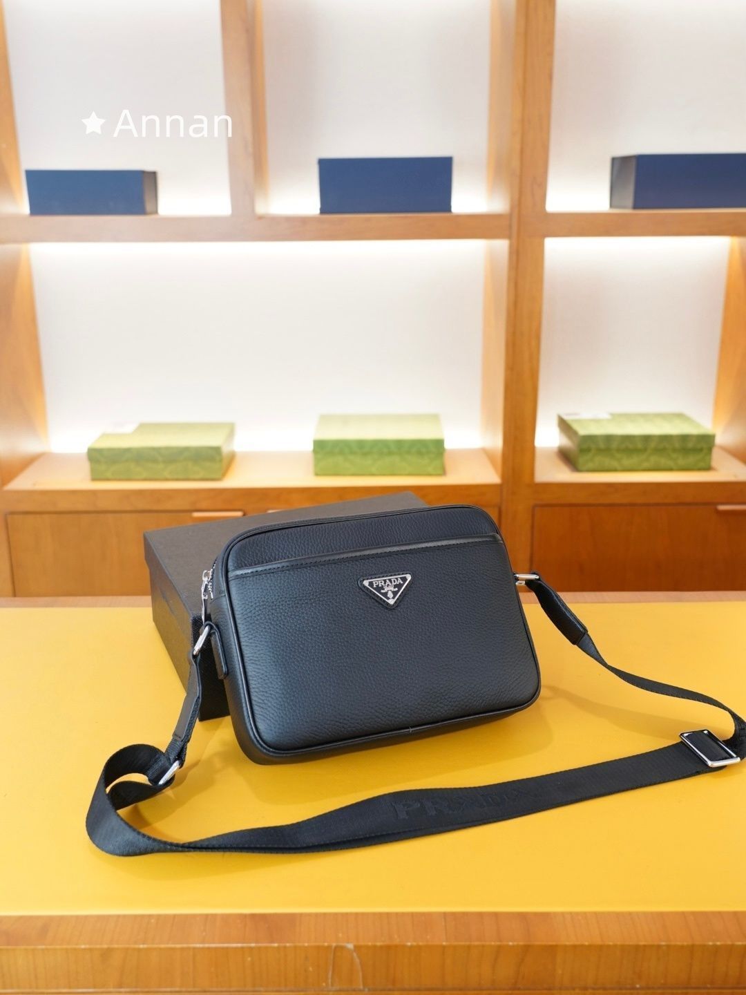 【未使用品】最終値下げ 超美品 メンズ PRADA プラダ ショルダーバッグ