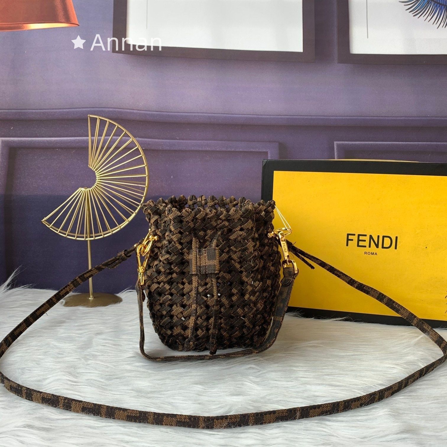 本日限定！レディース FENDI フェンディ ショルダーバッグ
