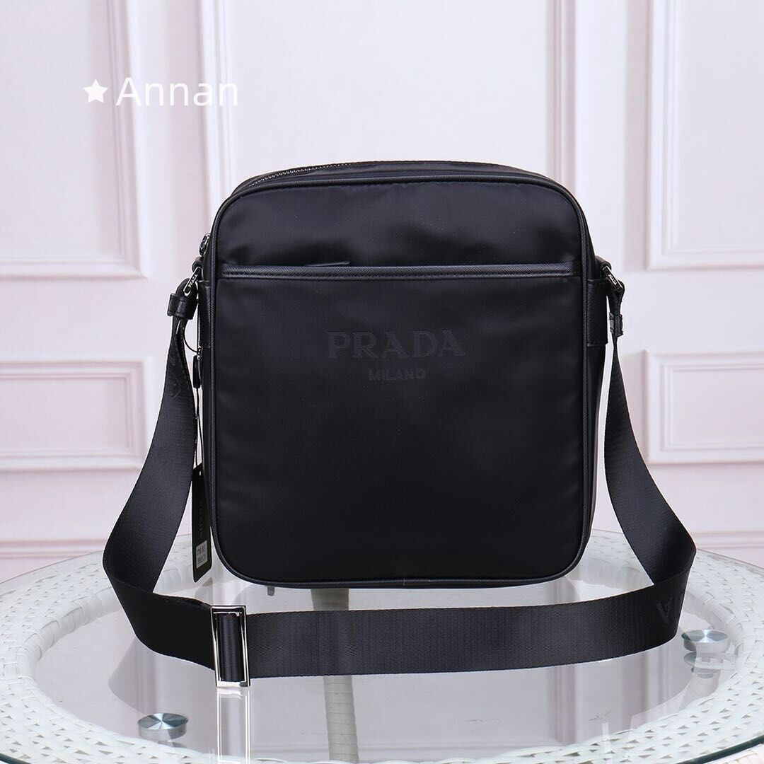 使用少 極美品 人気 美品 超美品 メンズ PRADA プラダ ショルダーバッグ