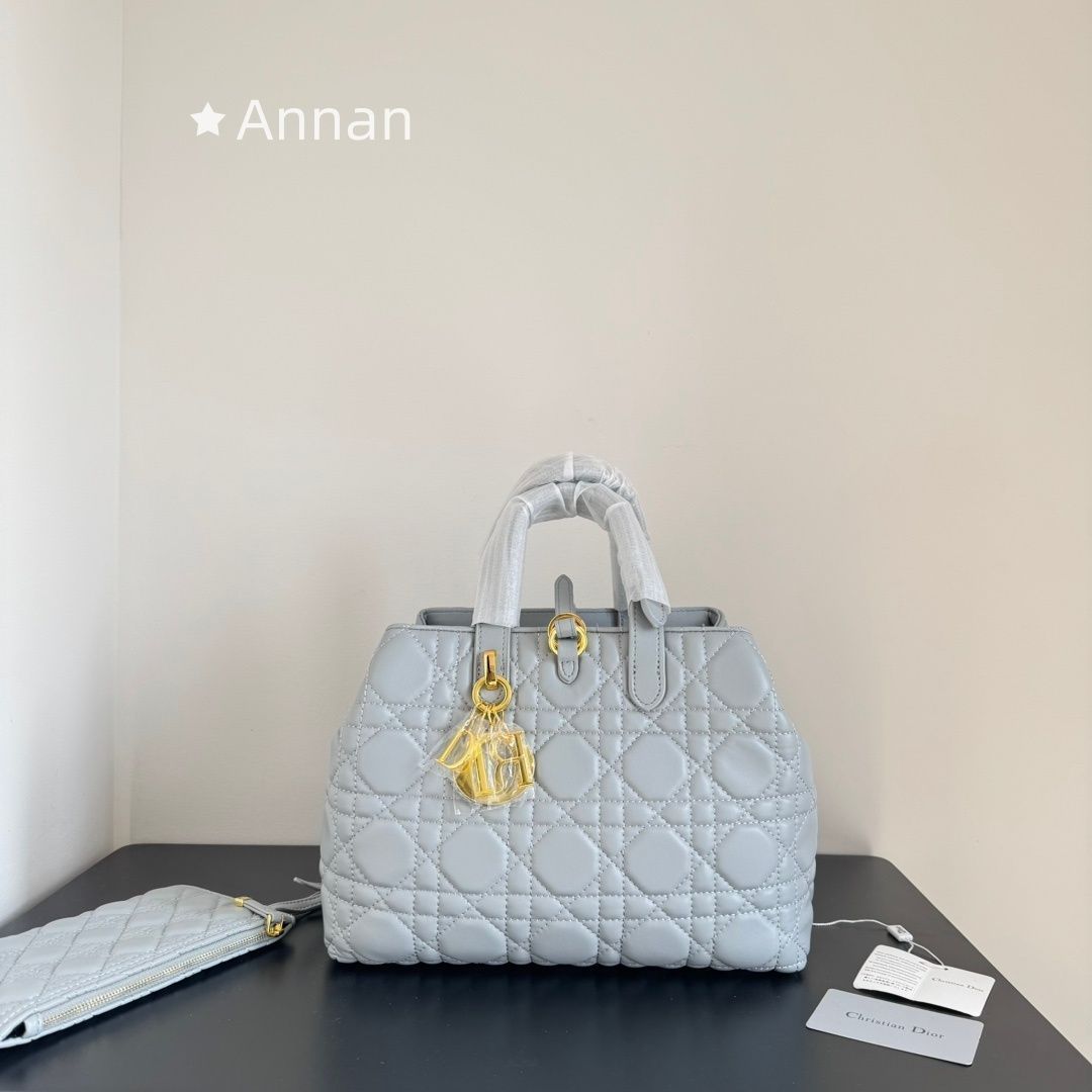 現行モデ 本日限定！レディース Christian Dior クリスチャンディオール トートバッグ