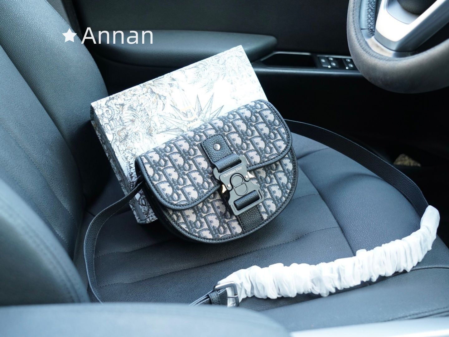 極美品 入手困難 美品メンズ Christian Dior クリスチャンディオール ショルダーバッグ 11,100円