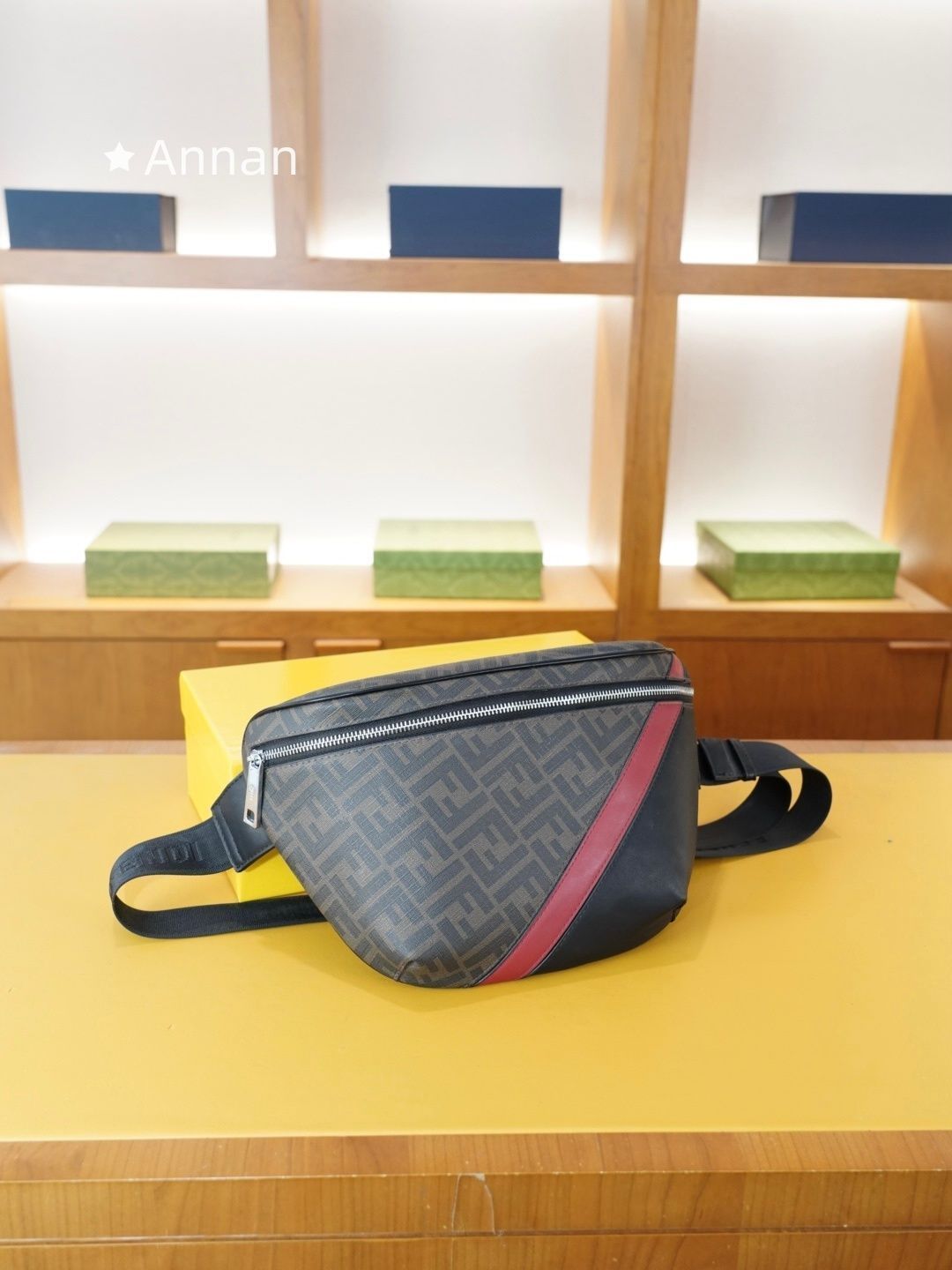人気 超美品 メンズ FENDI　フェンディ バッグ ウエストポーチ