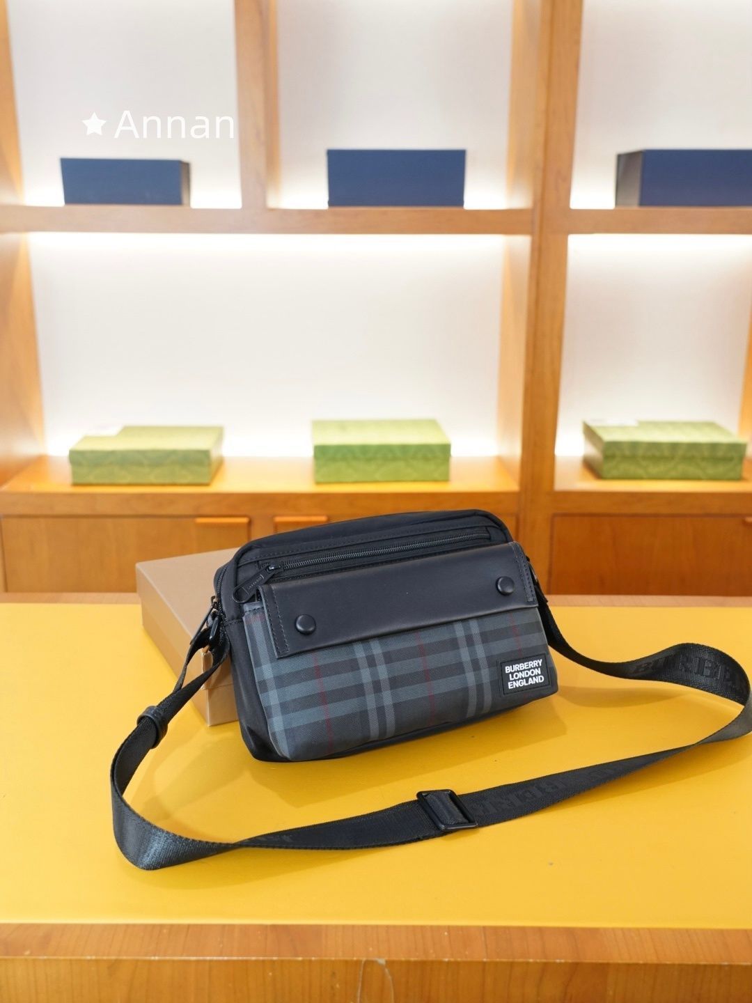 本日限定！メンズ BURBERRY バーバリー ショルダーバッグ