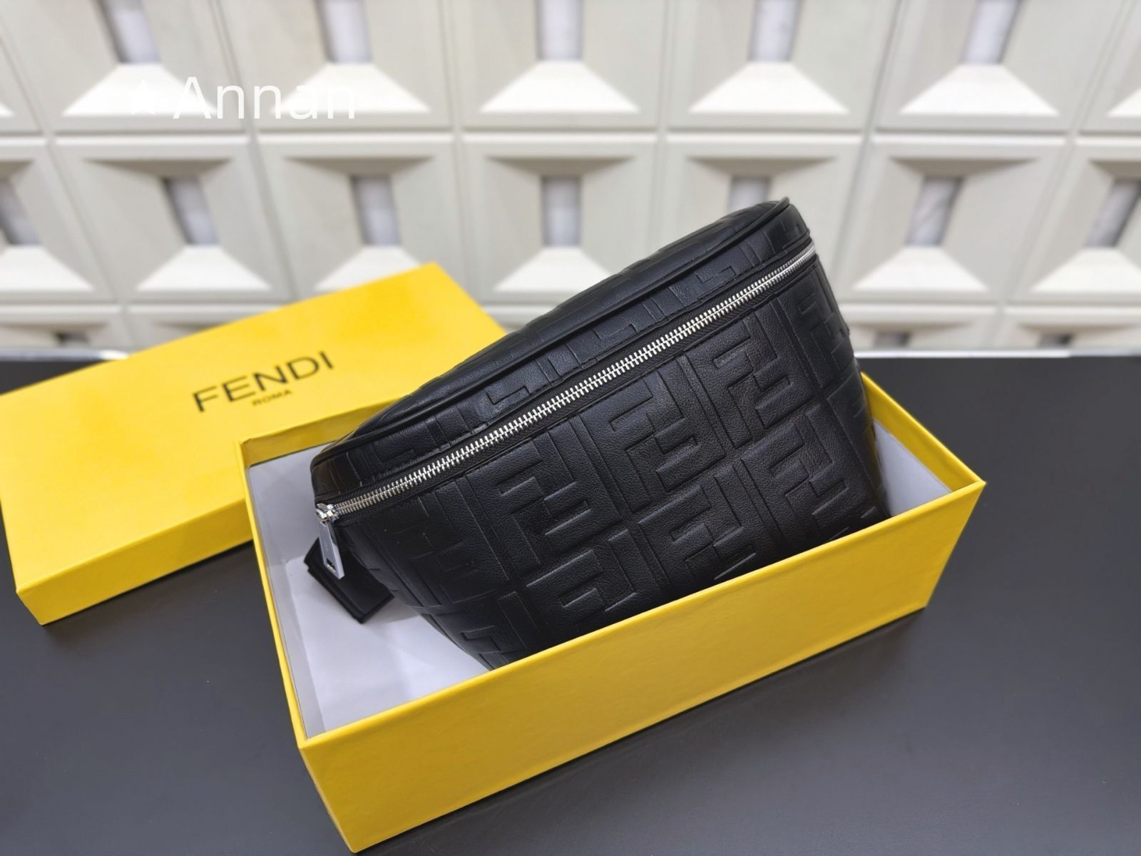 美品★極美品 メンズ FENDI　フェンディ バッグ ウエストポーチ