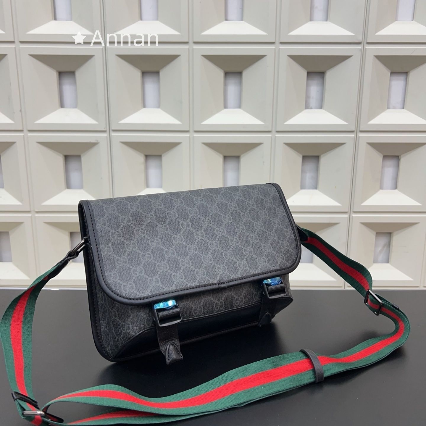 状態良 新品 期間限定☆ メンズ GUCCI グッチ ショルダーバッグ