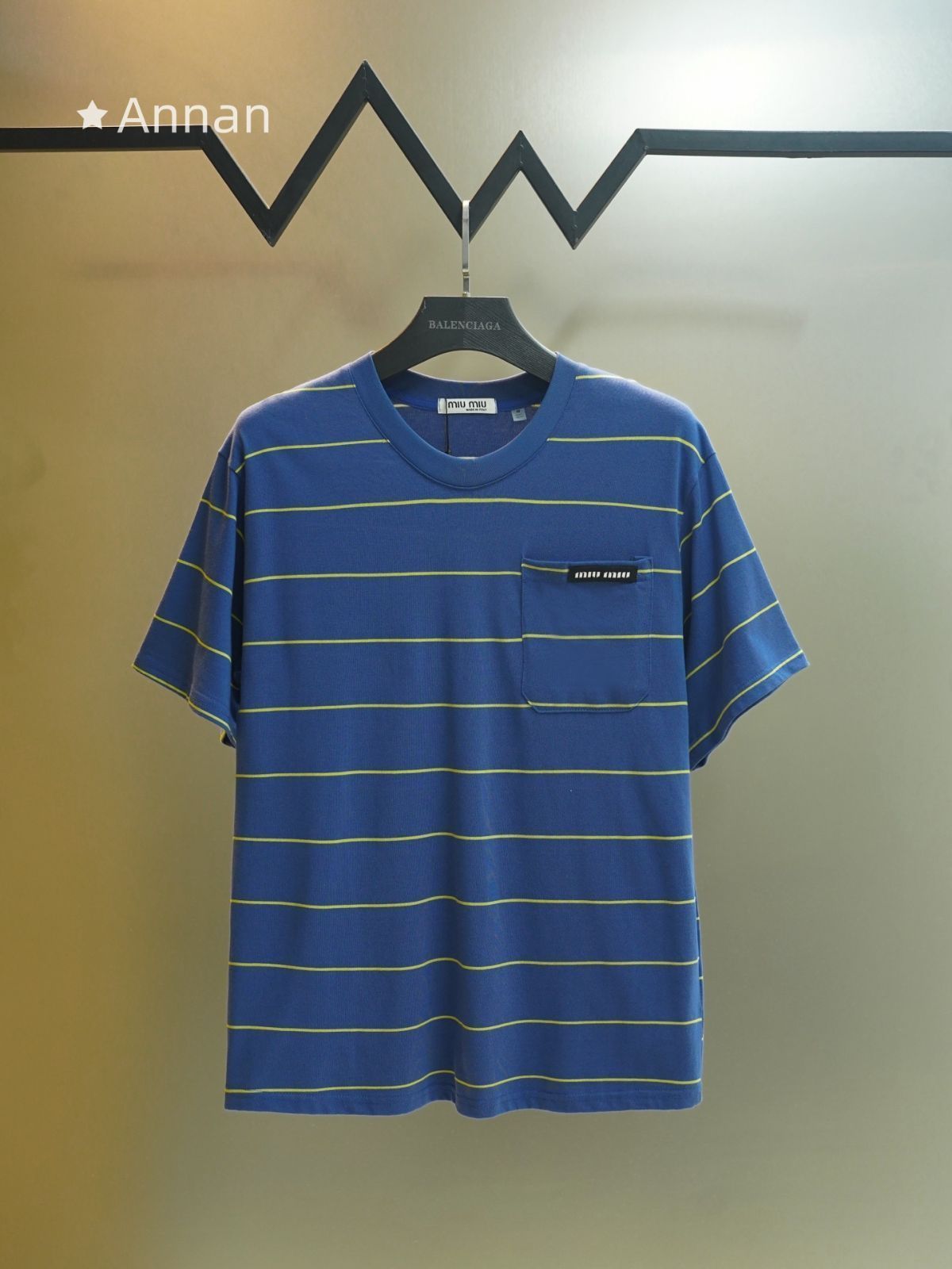 最終値下げ！MIUMIU ミュウミュウ Tシャツ　半袖　夏服　トップス 男女兼用