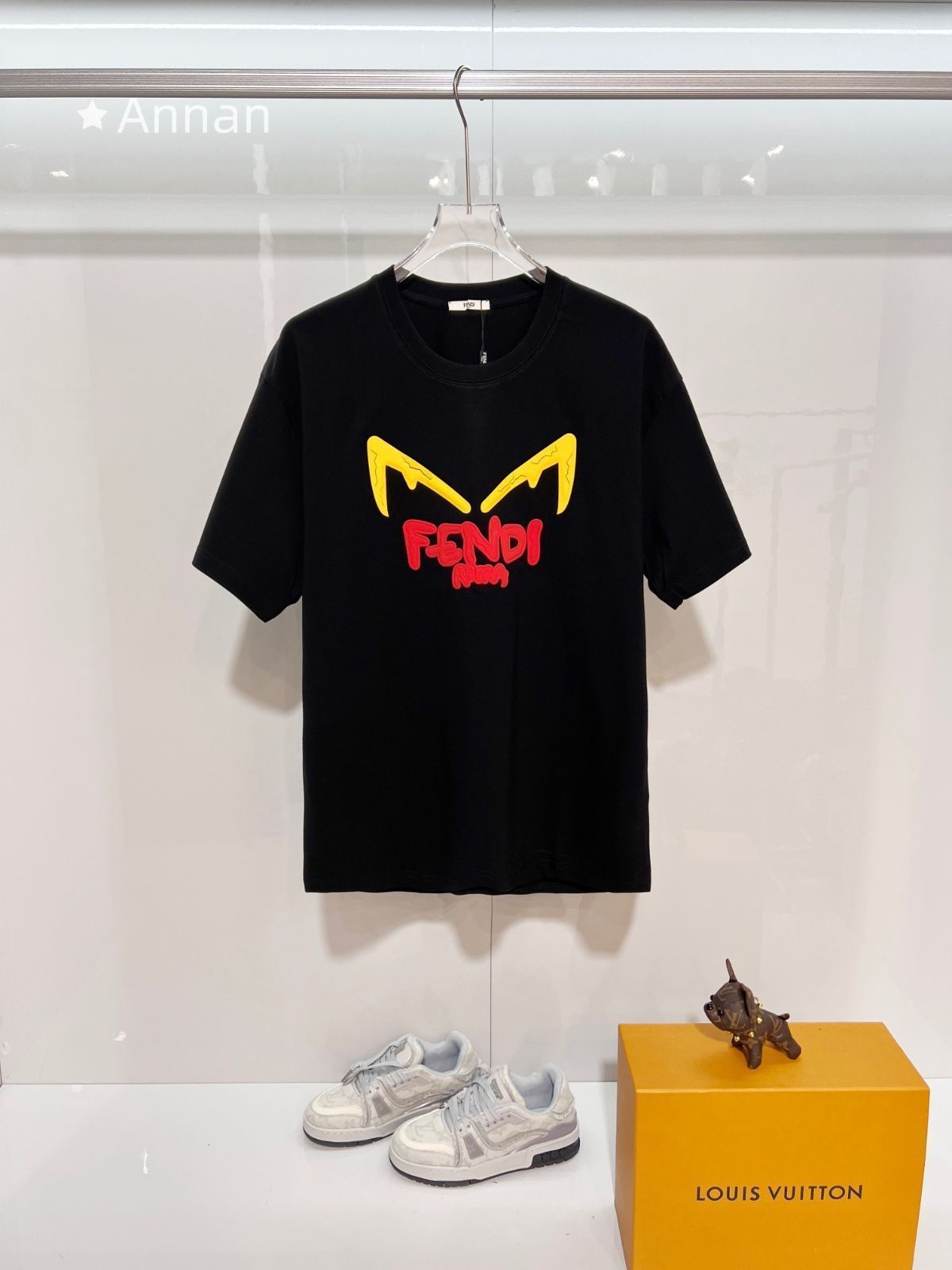 超美品値下げ FENDI フェンディ Tシャツ　半袖　夏服　トップス 男女兼用