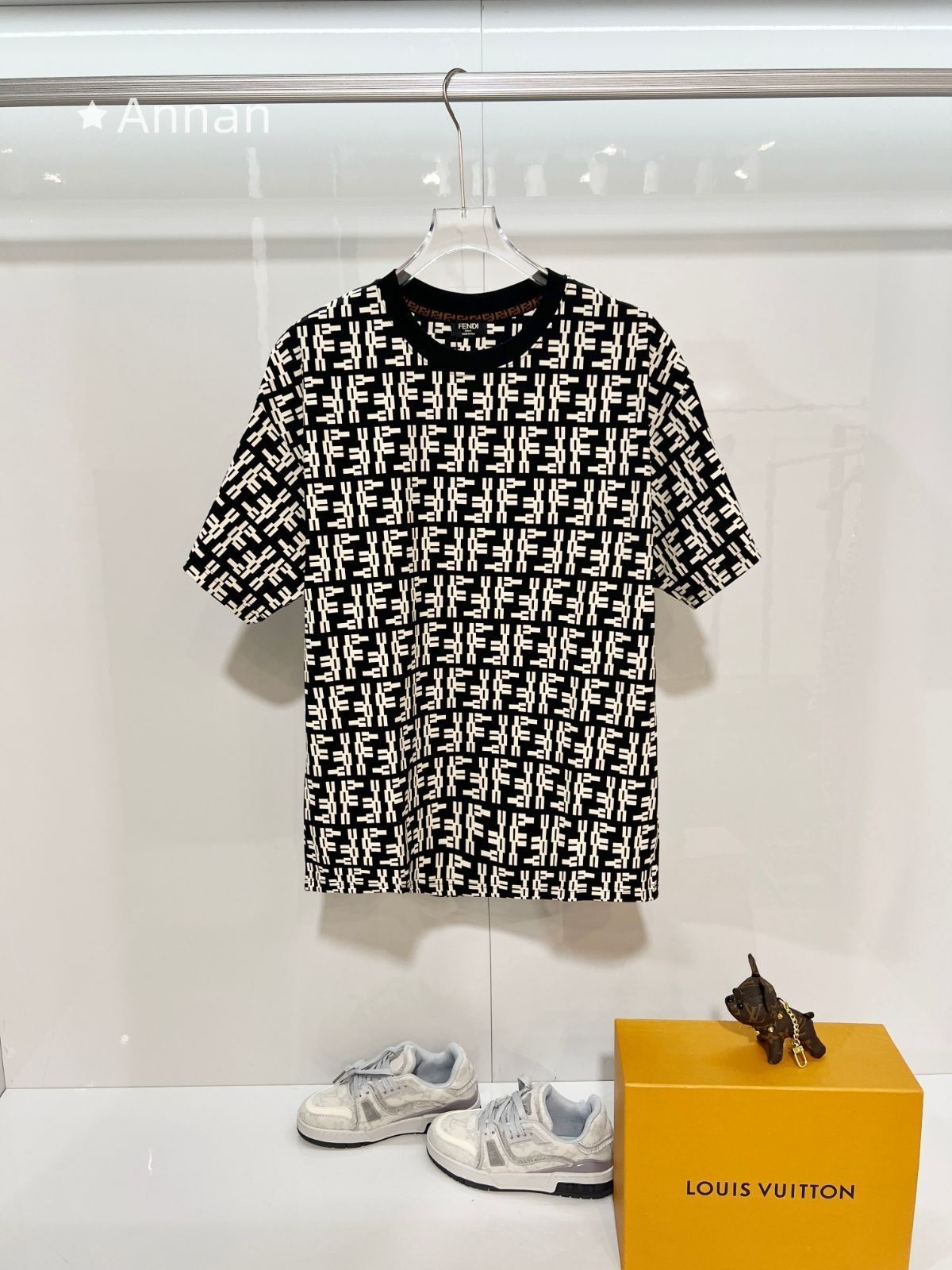 ★★FENDI フェンディ Tシャツ　半袖　夏服　トップス 男女兼用