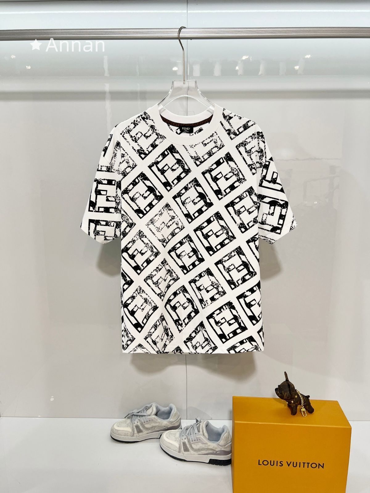 美品 限定 FENDI フェンディ Tシャツ 半袖 夏服 トップス 男女兼用
