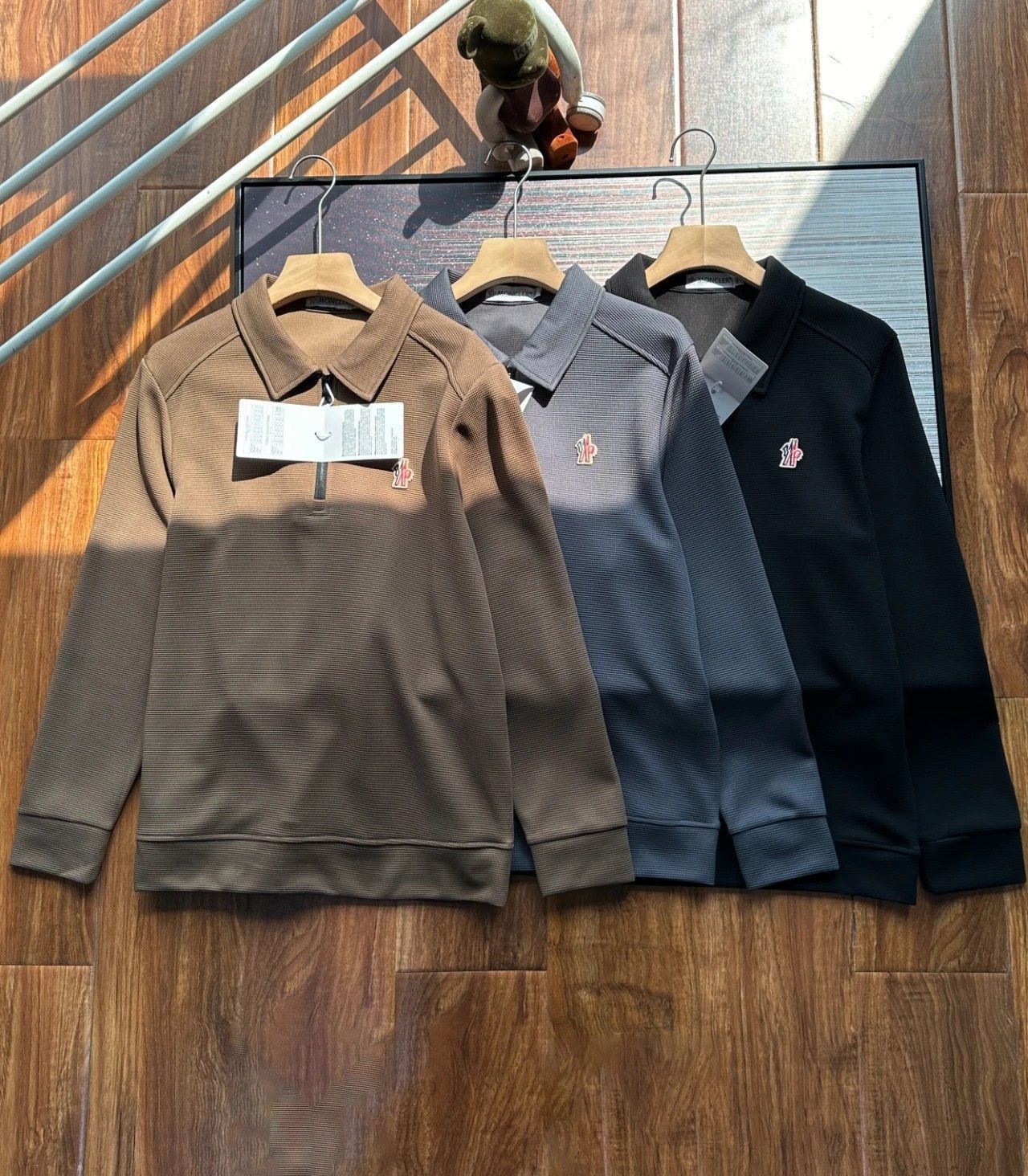 最終値下げ 新品 新品！新品 新品 タグ付 MONCLER モンクレール パーカー 長袖Tシャツ トップス シンプルフード付きパーカー ユニセックス