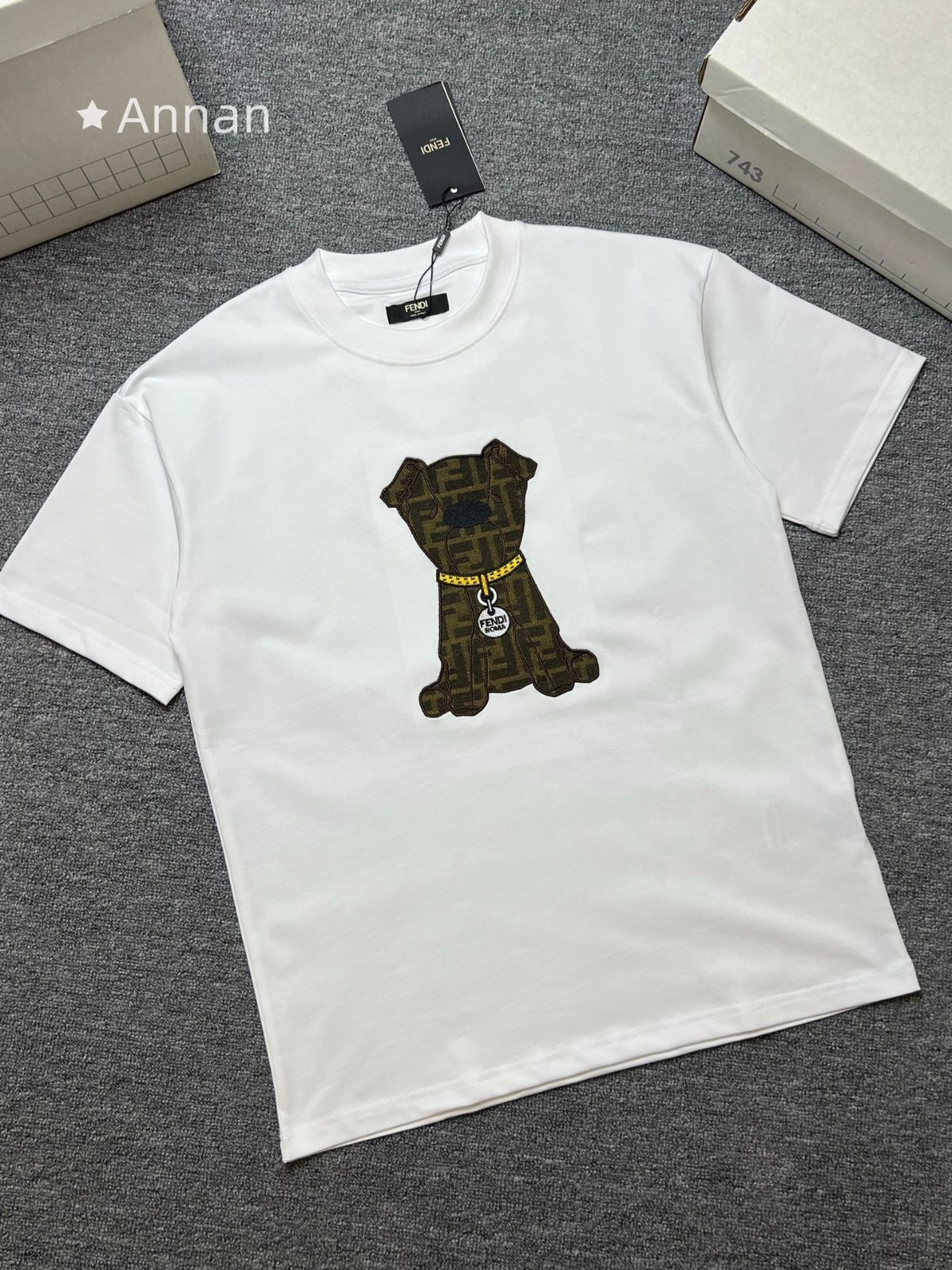 状態良 新品 期間限定☆ FENDI フェンディ Tシャツ 半袖 夏服 トップス 男女兼用
