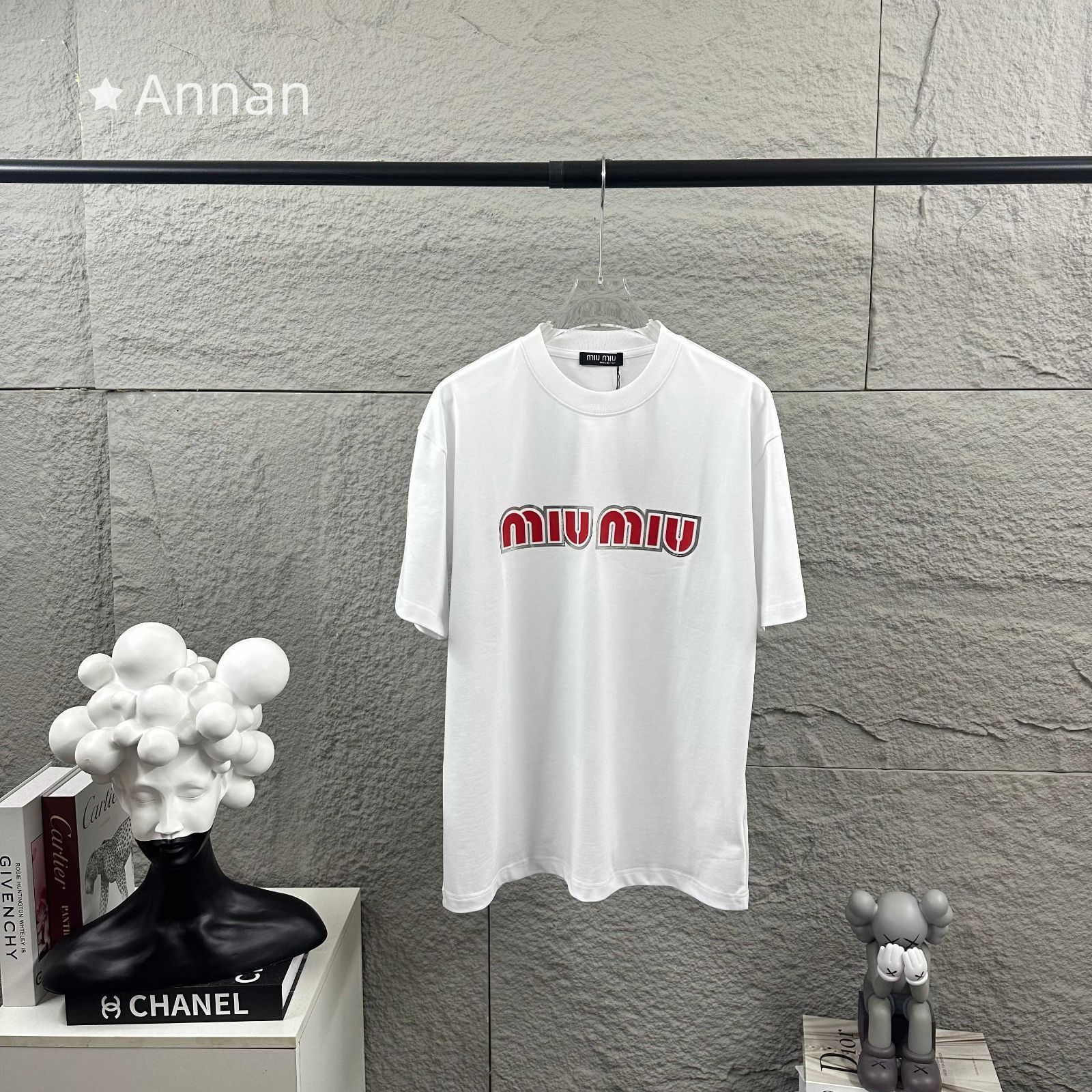 超極SSS美品 良品MIUMIU ミュウミュウ Tシャツ　半袖　夏服　トップス 男女兼用