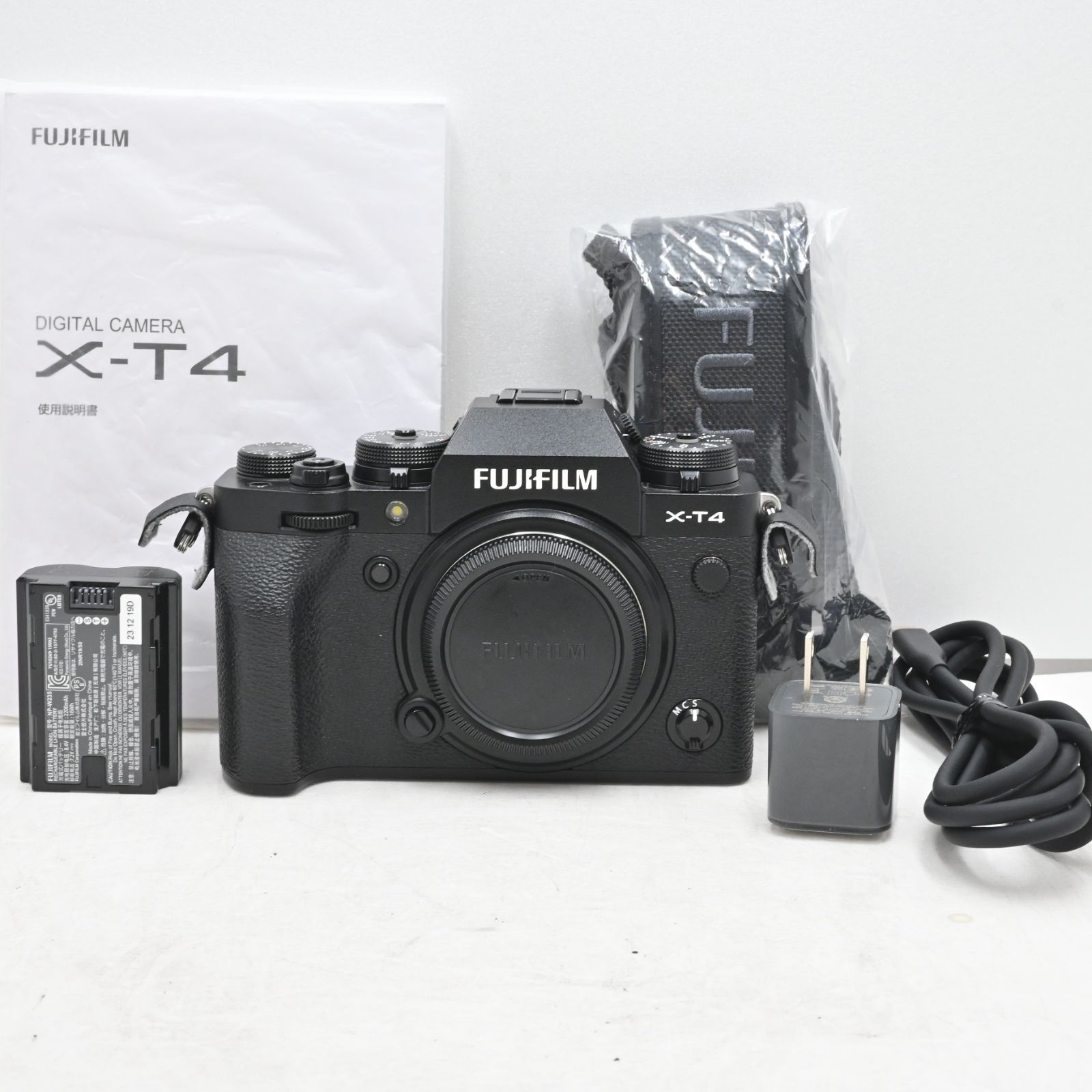 ショット数『5266』富士フイルム(FUJIFILM) ミラーレス一眼カメラ X-T4ボディ ブラック