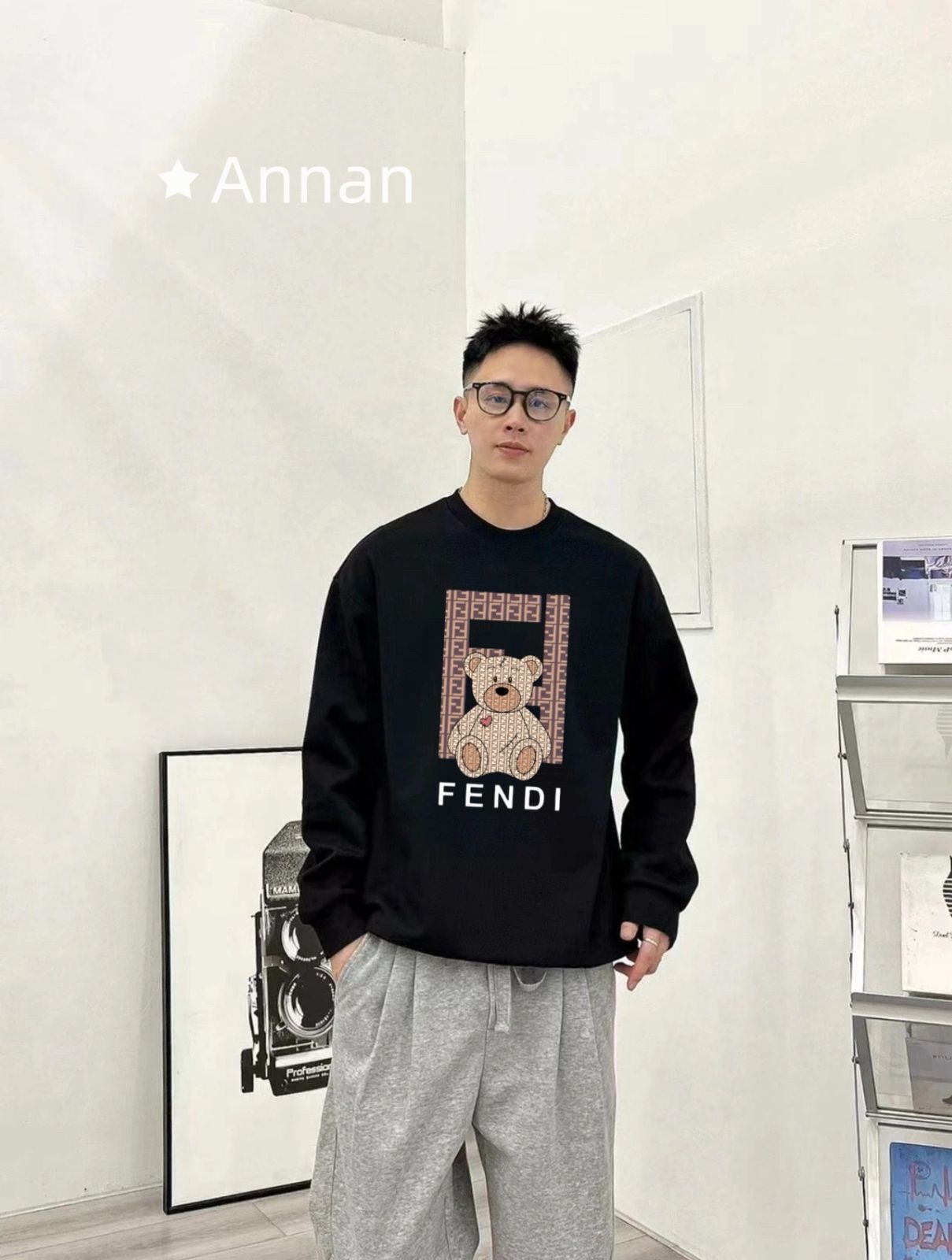 限定 新品未使用品 本日限定！本日限定！新品 タグ付 FENDI フェンディ パーカー シンプルフード付きパーカー ユニセックス
