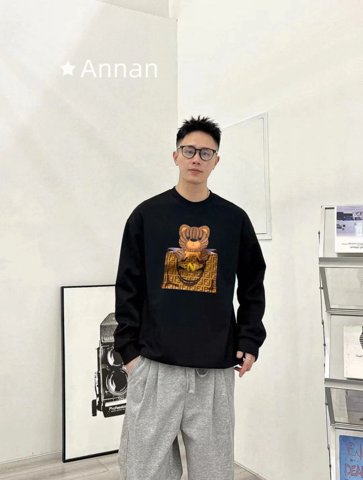 限定価格 本日特価 本日限定！新品 タグ付 FENDI フェンディ パーカー シンプルフード付きパーカー ユニセックス