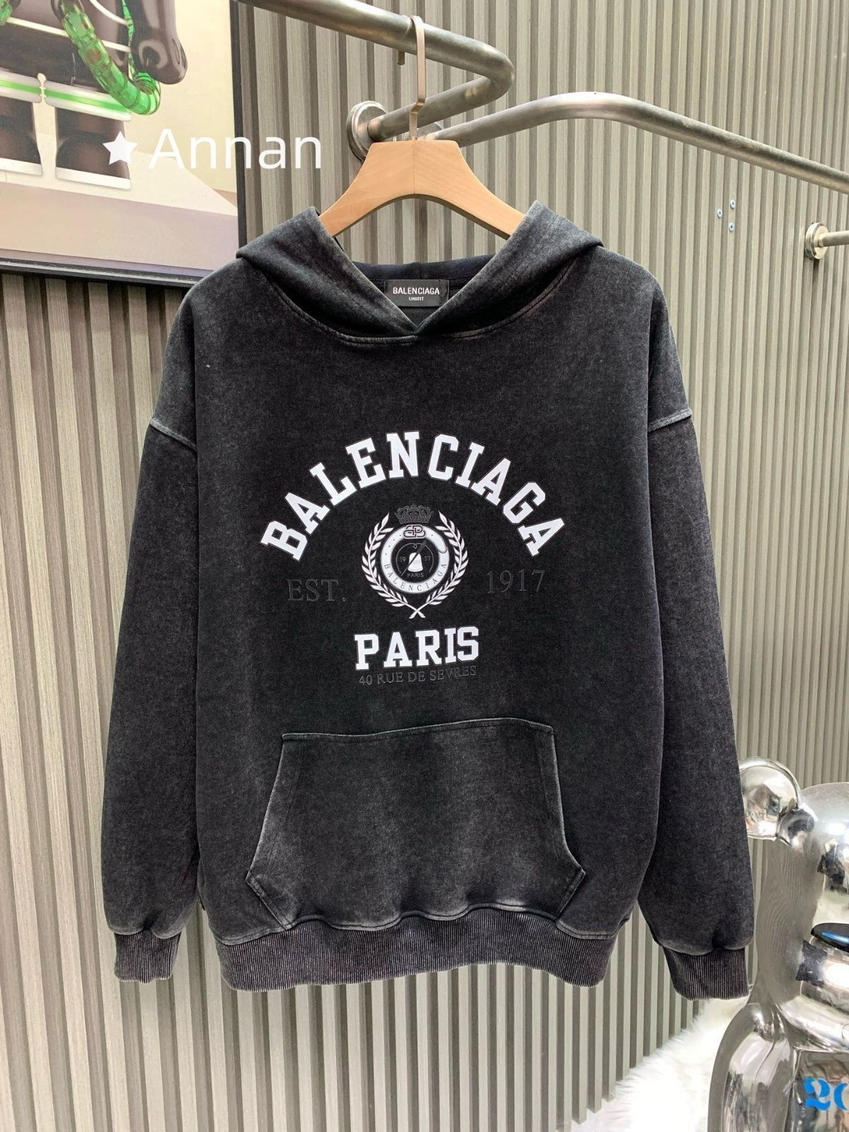 激レア 本日特価 新品 タグ付 BALENCIAGA バレンシアガ パーカー シンプルフード付きパーカー ユニセックス