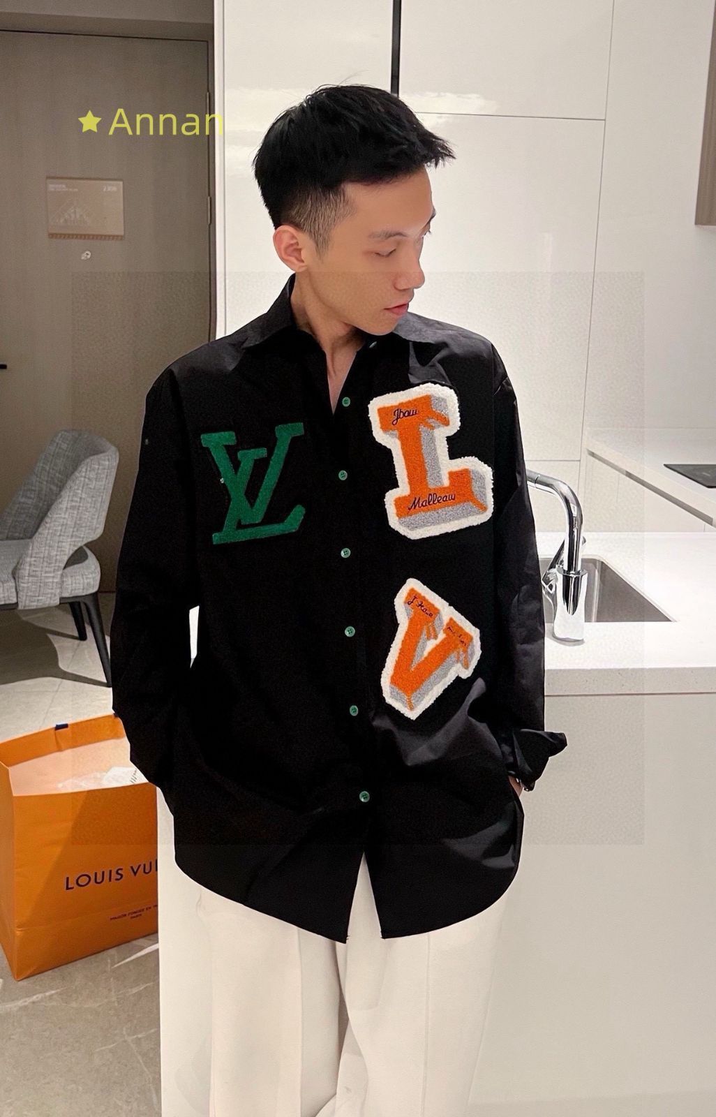 激レア 超美品 新品！新品 タグ付 LV LOUIS VUITTON ルイヴィトン 長袖シャツ メンズ レディース ユニセックス カジュアル