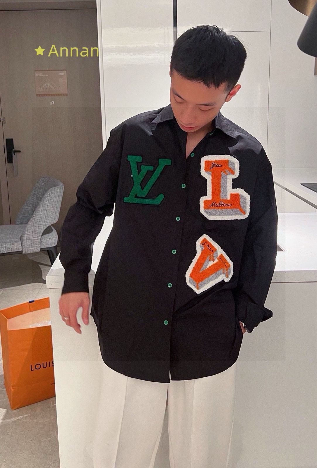 激レア 超美品 新品！新品 タグ付 LV LOUIS VUITTON ルイヴィトン 長袖シャツ メンズ レディース ユニセックス カジュアル