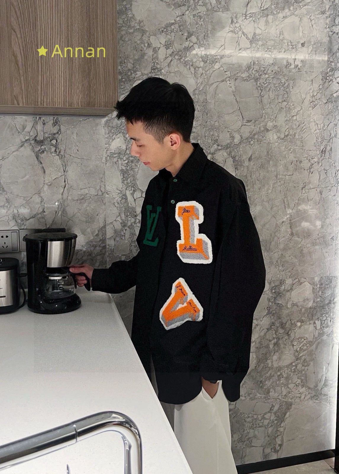 激レア 超美品 新品！新品 タグ付 LV LOUIS VUITTON ルイヴィトン 長袖シャツ メンズ レディース ユニセックス カジュアル