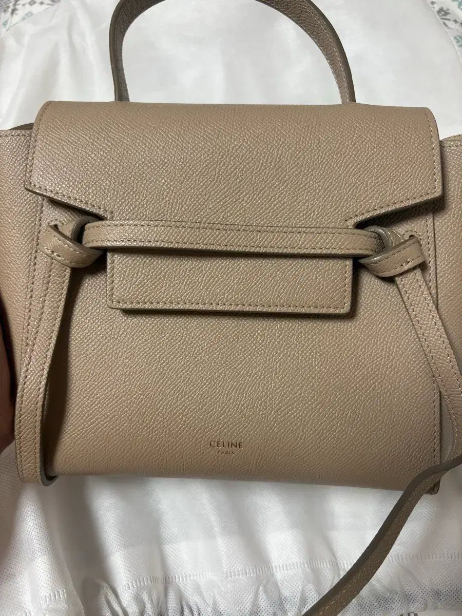 Celine セリーヌ ベルトバッグ ナノ ライトトープ