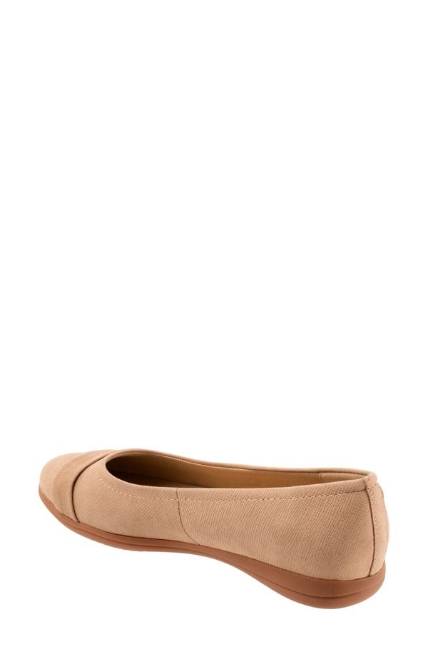 トロッターズ レディース シューズ パンプスエード レザー Trotters Danni Leather Suede Flat Sand Nubuck サンド