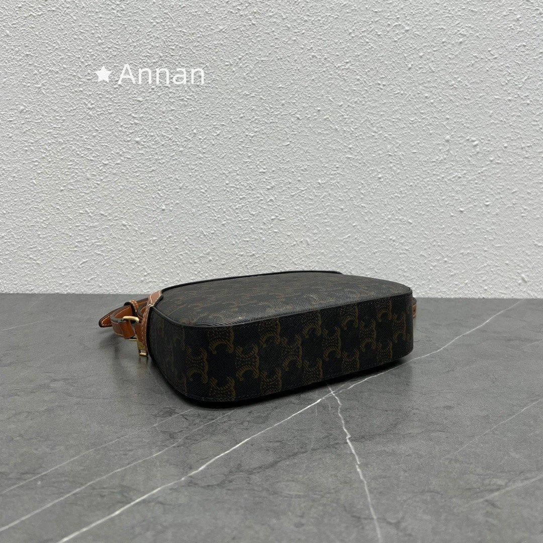 【極美品】【希少】新品 LV LOUIS VUITTON ルイヴィトン Tシャツ　半袖　夏服　トップス 男女兼用