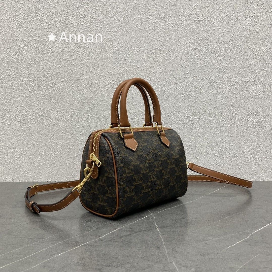 超極SSS美品 良品新品 GUCCI グッチ Tシャツ　半袖　夏服　トップス 男女兼用