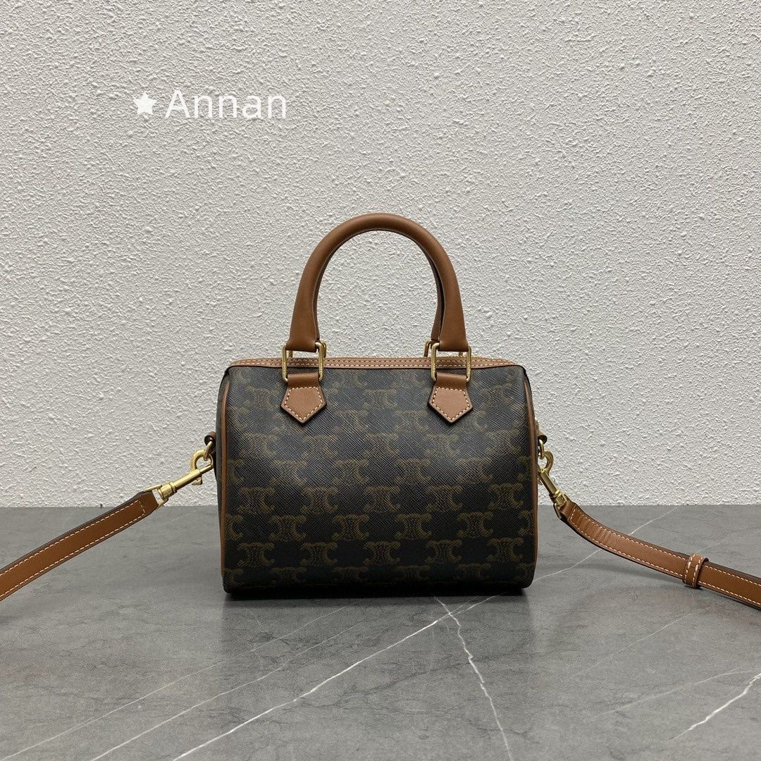 超極SSS美品 良品新品 GUCCI グッチ Tシャツ　半袖　夏服　トップス 男女兼用