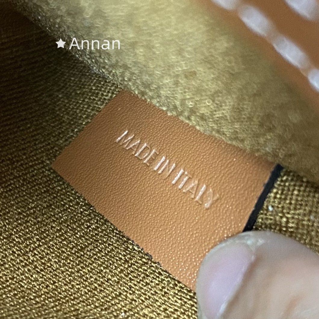 超極SSS美品 良品新品 GUCCI グッチ Tシャツ　半袖　夏服　トップス 男女兼用