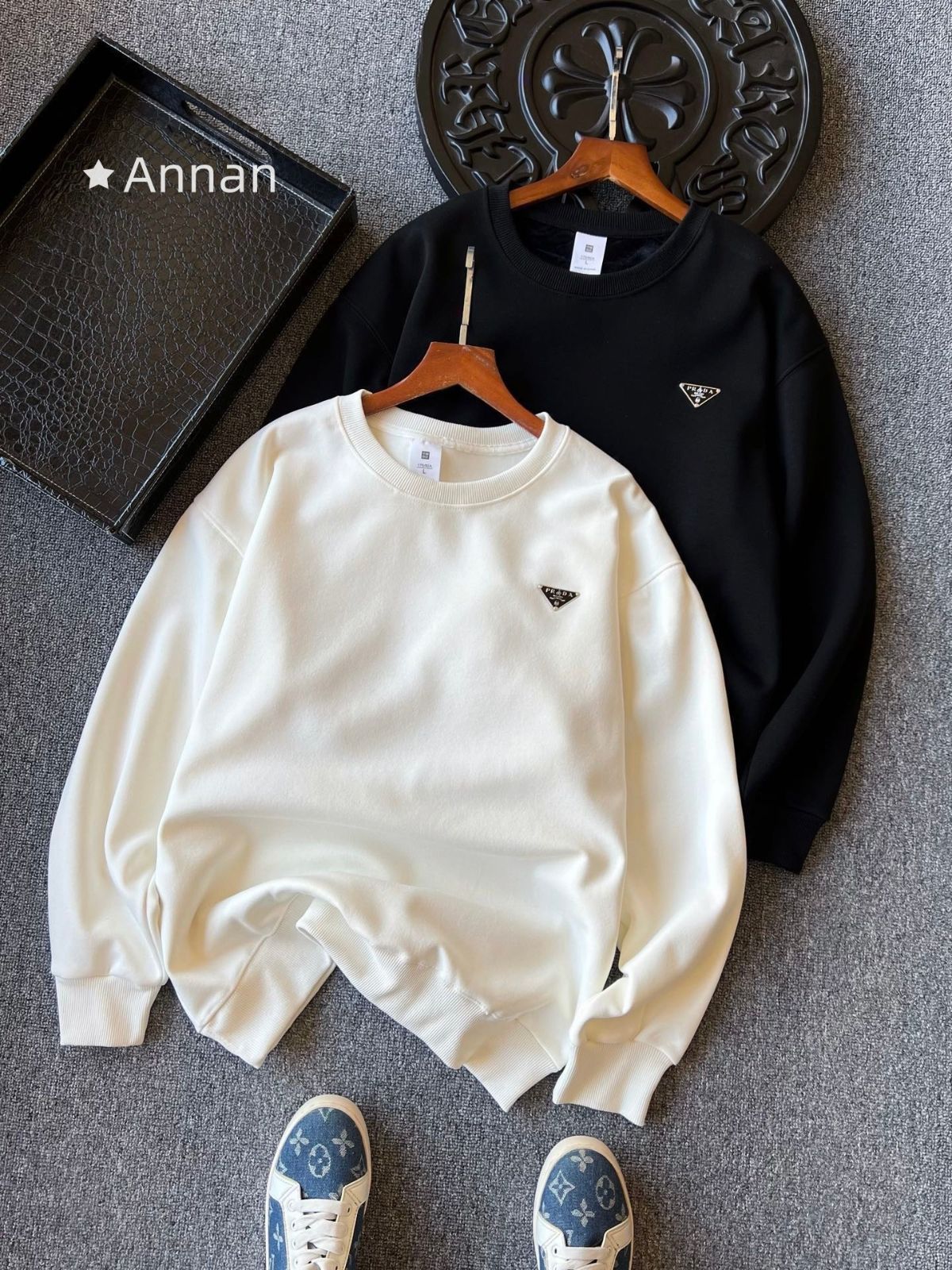 状態良 超新品 タグ付 PRADA プラダ パーカー 長袖Tシャツ トップス シンプルフード付きパーカー ユニセックス