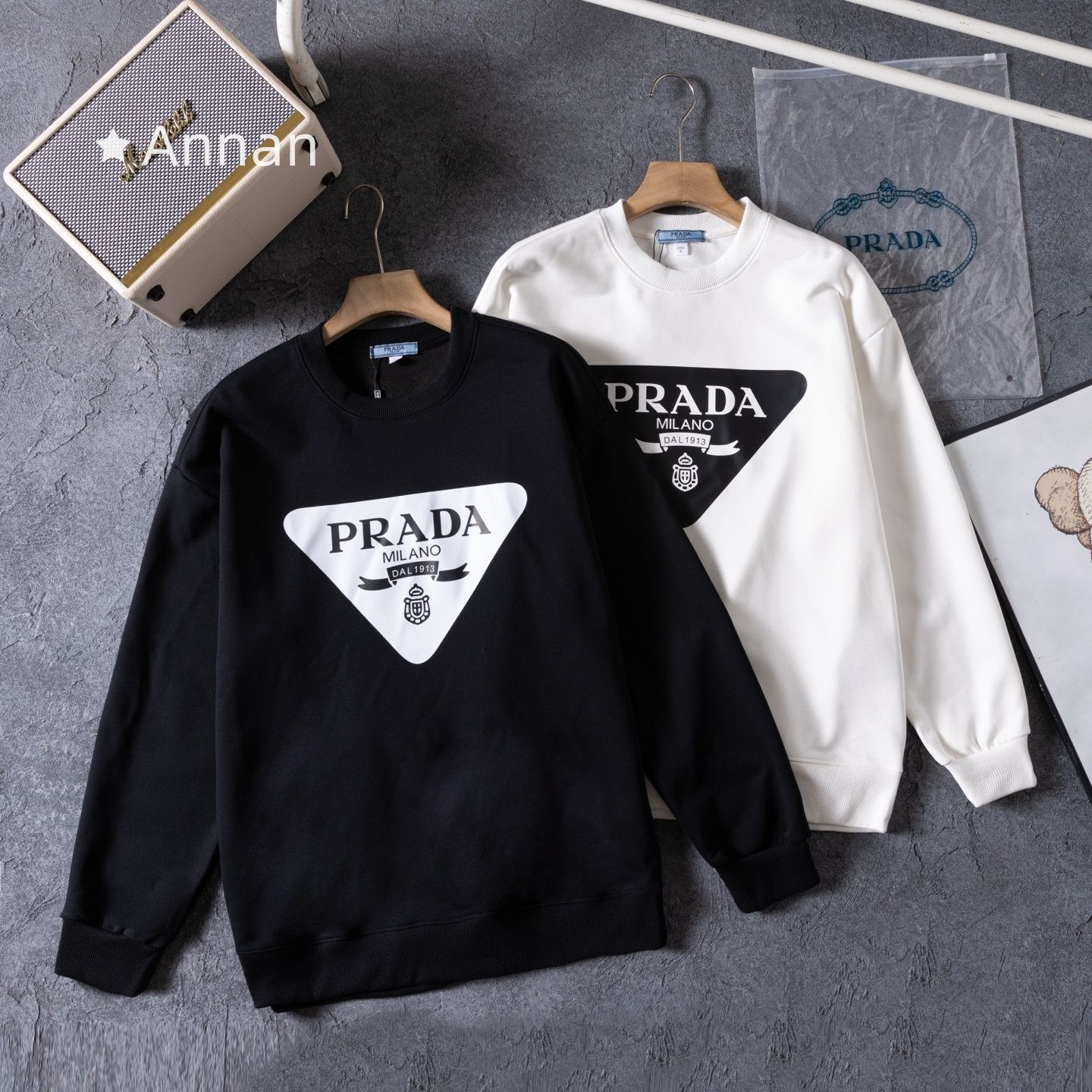 【限定】送料無料新品！新品 タグ付 PRADA プラダ パーカー 長袖Tシャツ トップス シンプルフード付きパーカー ユニセックス