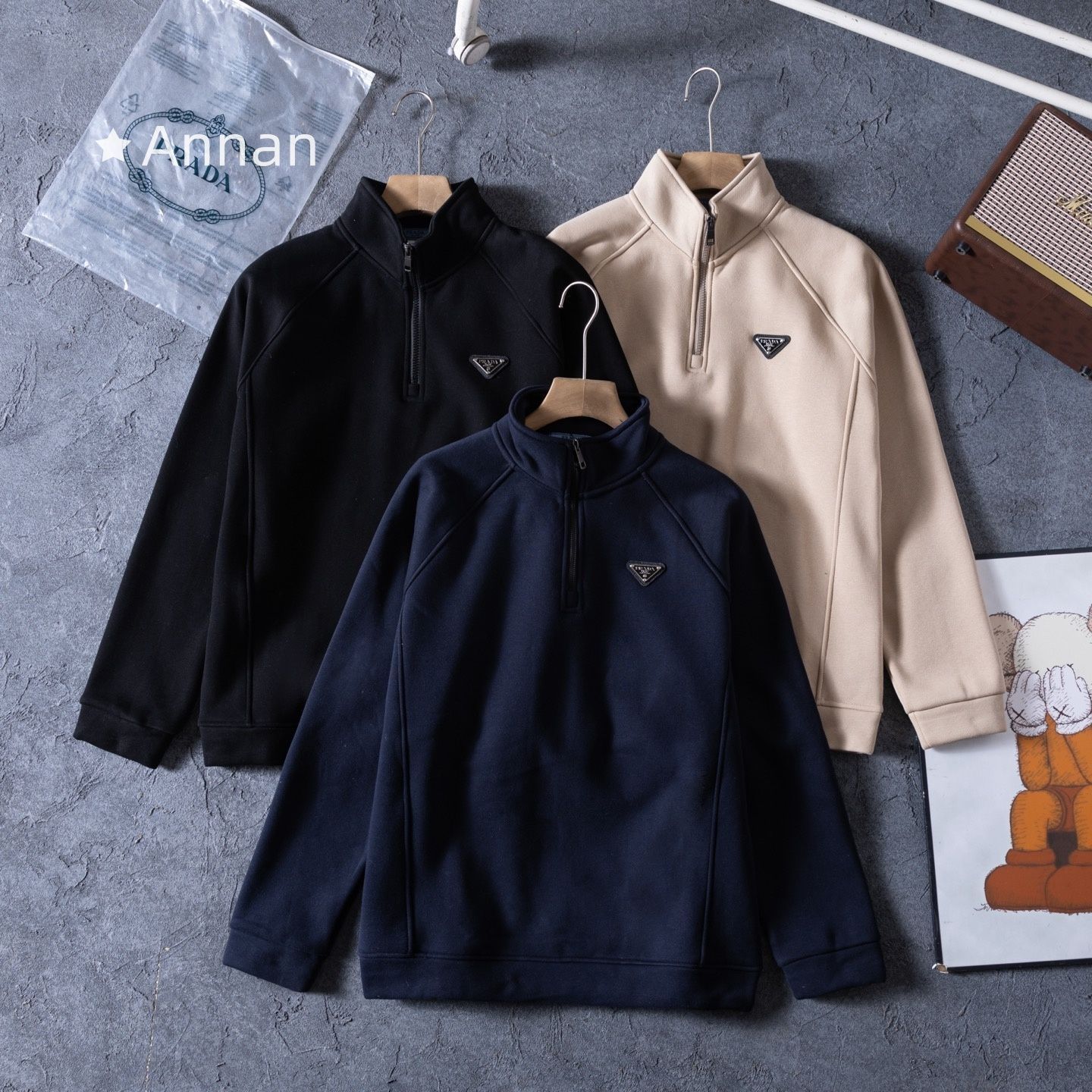 高級美品 状態良 新品！新品 タグ付 PRADA プラダ パーカー 長袖Tシャツ トップス シンプルフード付きパーカー ユニセックス
