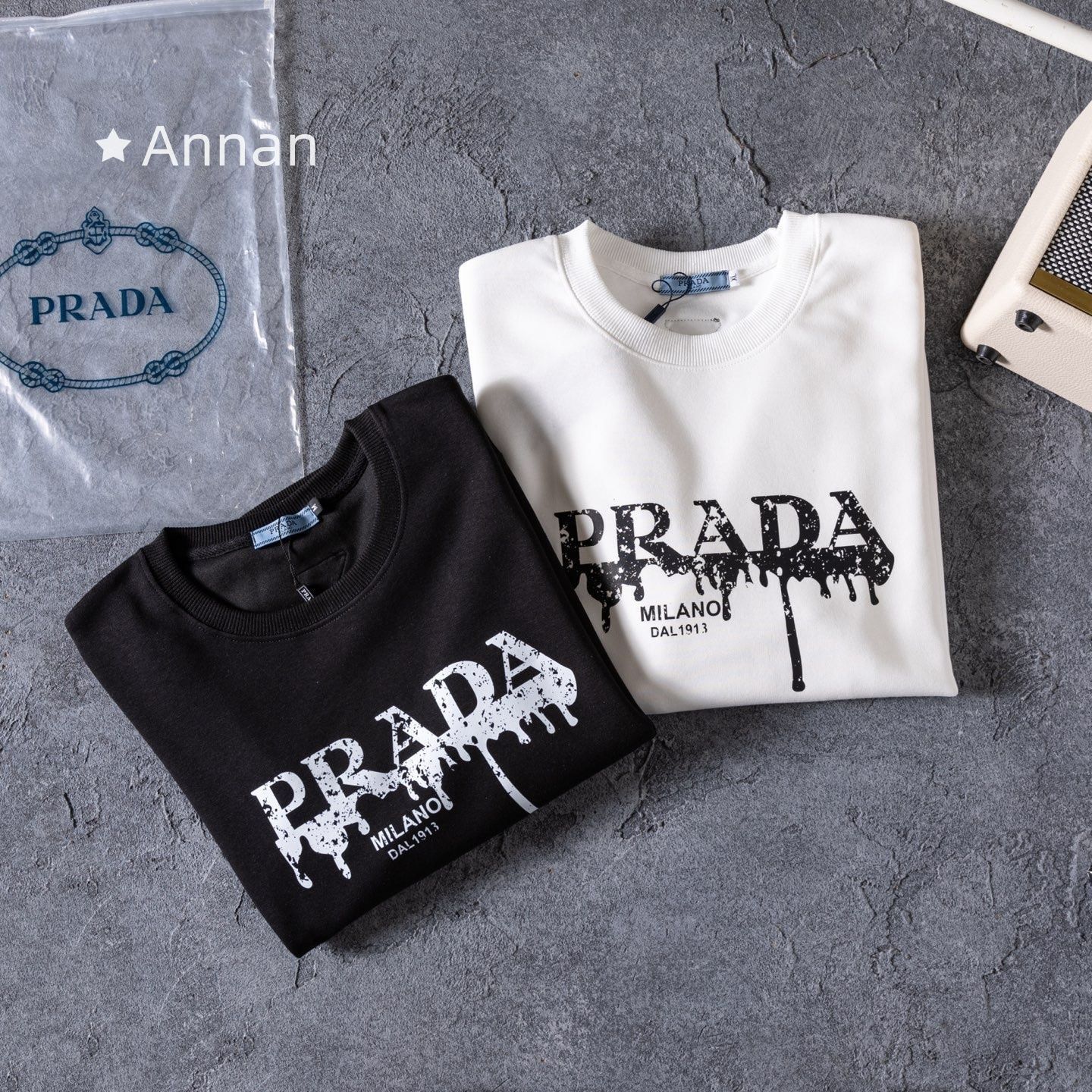 【極美品 現行型】新品 タグ付 PRADA プラダ パーカー 長袖Tシャツ トップス シンプルフード付きパーカー ユニセックス
