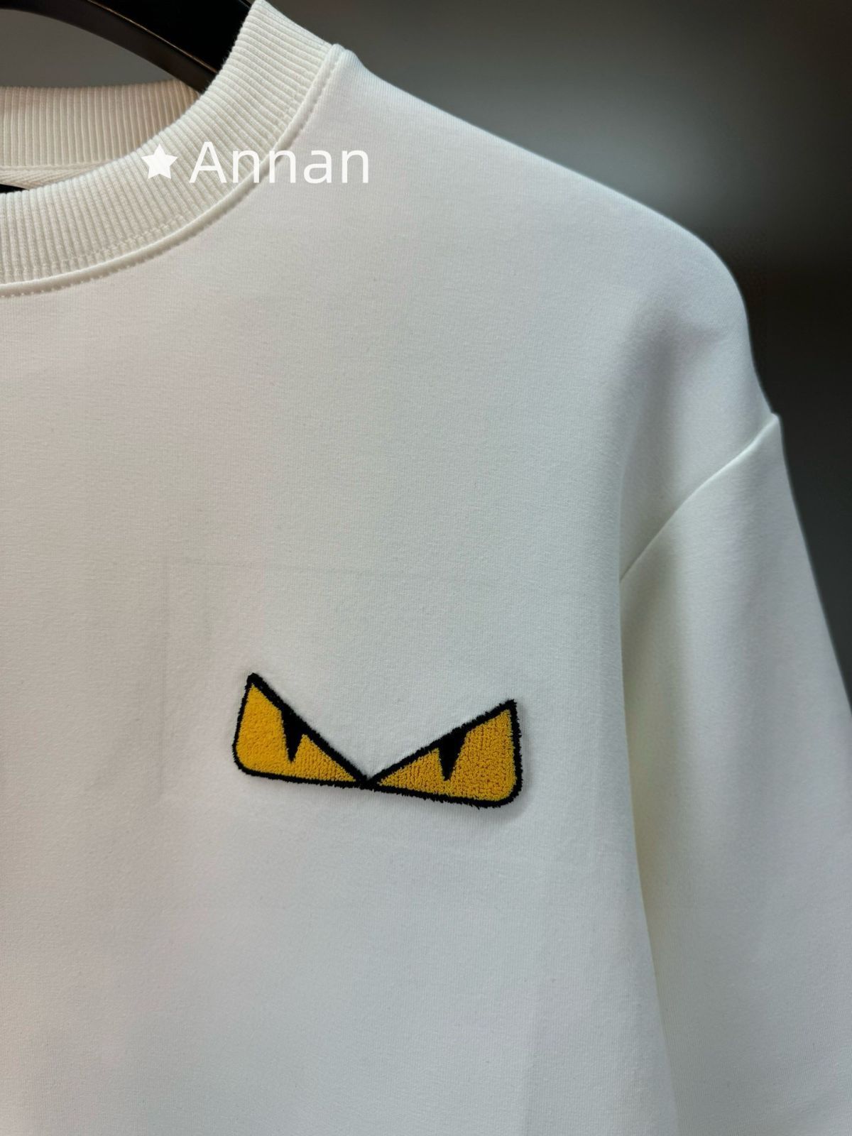 状態良 新品 期間限定☆ 新品 タグ付 FENDI フェンディ パーカー シンプルフード付きパーカー ユニセックス 状態良 新品 期間限定☆ 新品 タグ付 FENDI フェンディ パーカー シンプルフード付きパーカー ユニセックス