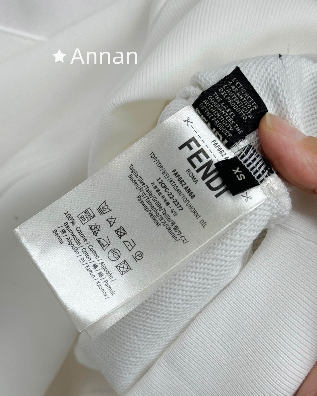 送料込☆ 超美品新品 タグ付 FENDI フェンディ パーカー シンプルフード付きパーカー ユニセックス 送料込☆ 超美品新品 タグ付 FENDI フェンディ パーカー シンプルフード付きパーカー ユニセックス