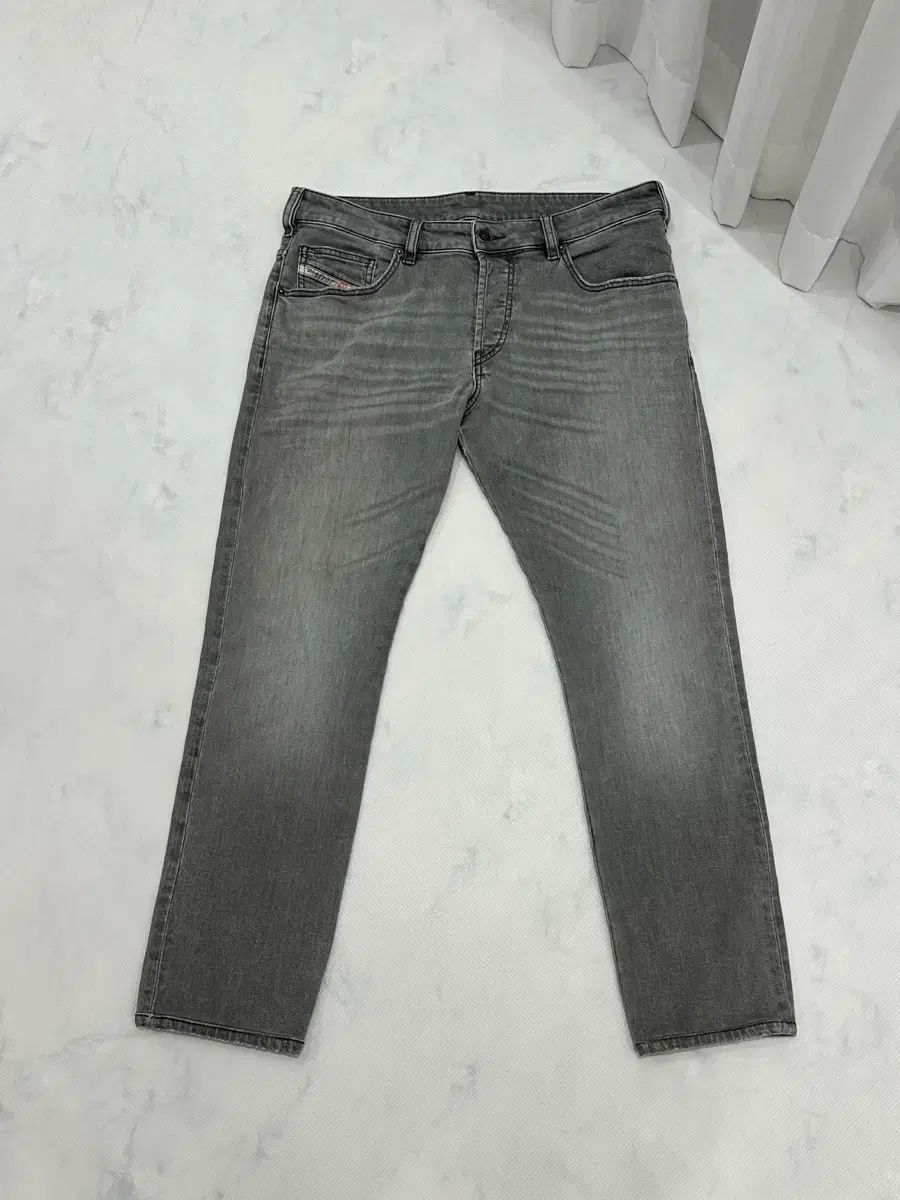 正規品 DIESEL D-YEMNOX グレー デニム パンツ 32 サイズ (実寸含む)