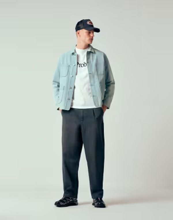 エイソス メンズ ボトムス デニムパンツ ジーンズ ASOS DESIGN relaxed tapered jeans in dark wash blue with pleats Dark wash