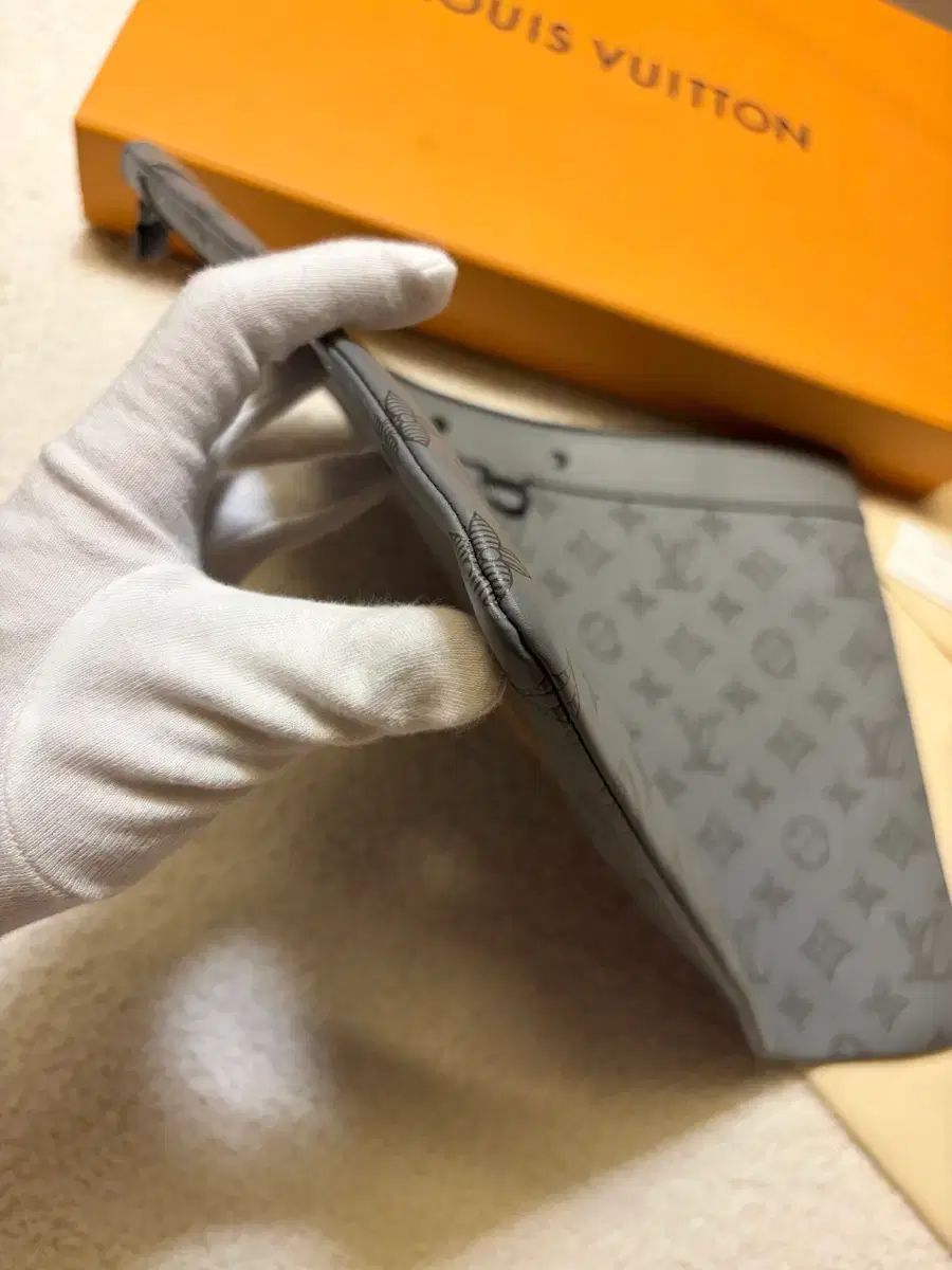 状態良し/プレゼント可能 Louis Vuitton ルイヴィトン エクリプス シャドウ ポシェット アポロ クラッチバッグ 状態良し/プレゼント可能 Louis Vuitton ルイヴィトン エクリプス シャドウ ポシェット アポロ クラッチバッグ