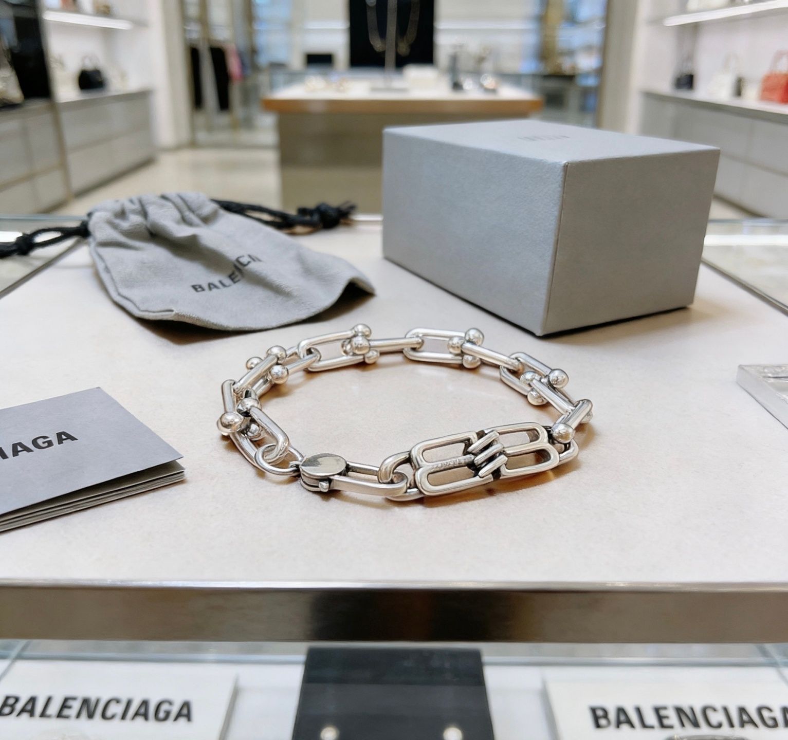 美品 限定品 新品新品 BALENCIAGA バレンシアガ ブレスレット バングル リストバンド メンズ 結婚式 卒業式 清楚 イベント 入学式