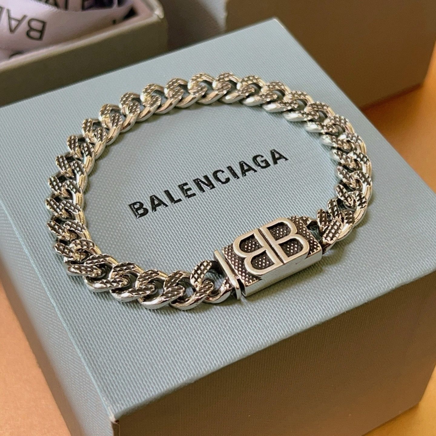 現行限定未使用に近い 新品 BALENCIAGA バレンシアガ ブレスレット バングル リストバンド メンズ 結婚式 卒業式 清楚 イベント 入学式