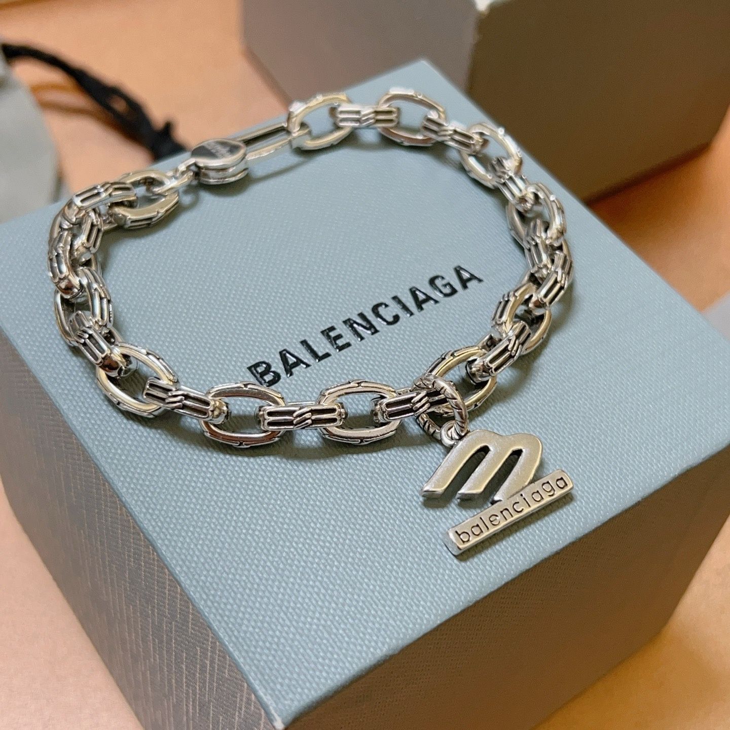 限界価格 新型新品 BALENCIAGA バレンシアガ ブレスレット バングル リストバンド メンズ 結婚式 卒業式 清楚 イベント 入学式 9,000円