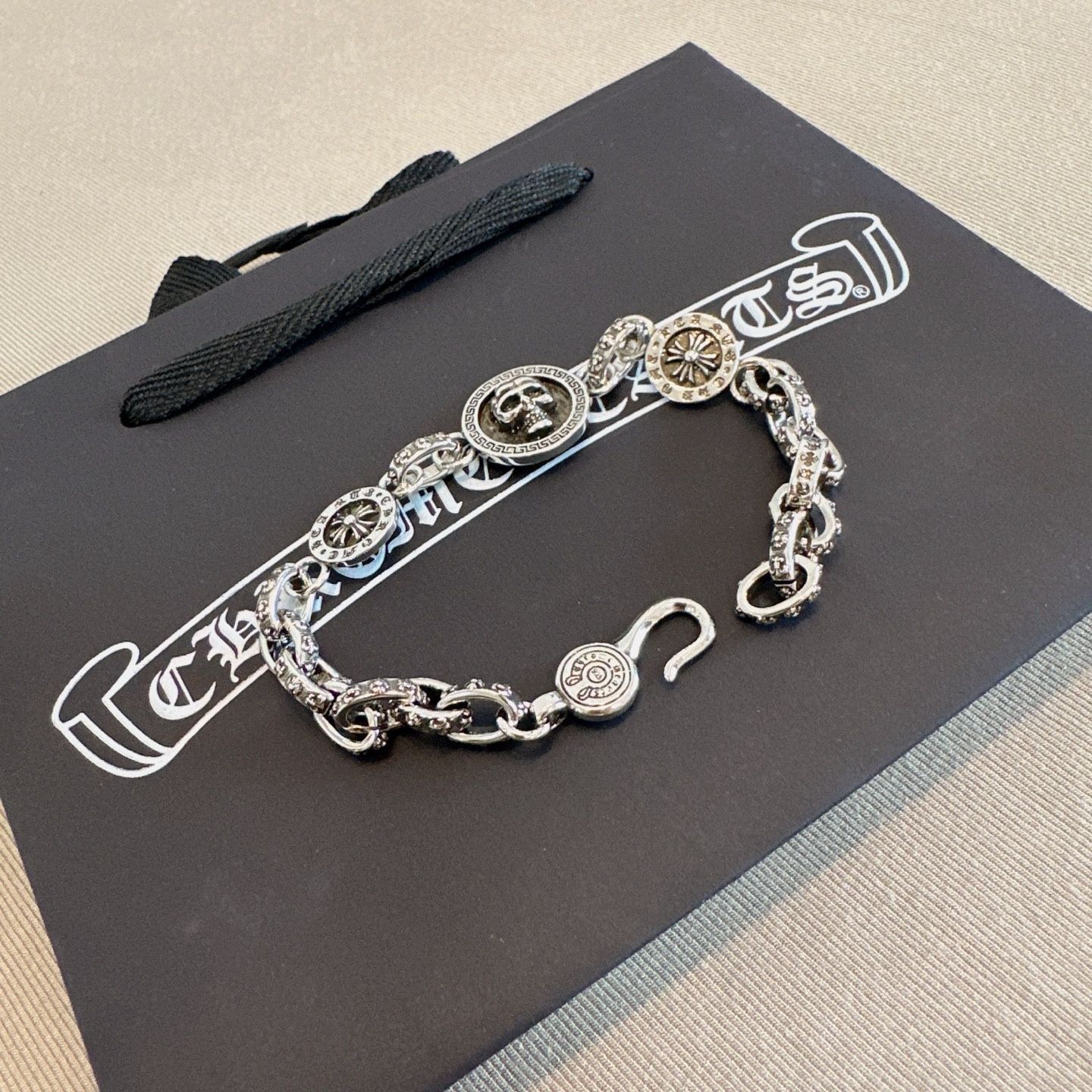 可愛 本日特価 超美品 新品 CHROME HEARTS クロムハーツ ブレスレット バングル リストバンド メンズ 結婚式 卒業式 清楚 イベント 入学式