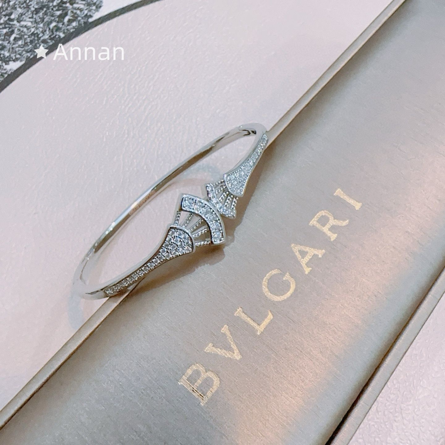 洒落 美品 ★★ 新品 BVLGARI ブルガリブレスレット バングル リストバンド レディース 結婚式 卒業式 清楚 イベント 入学式