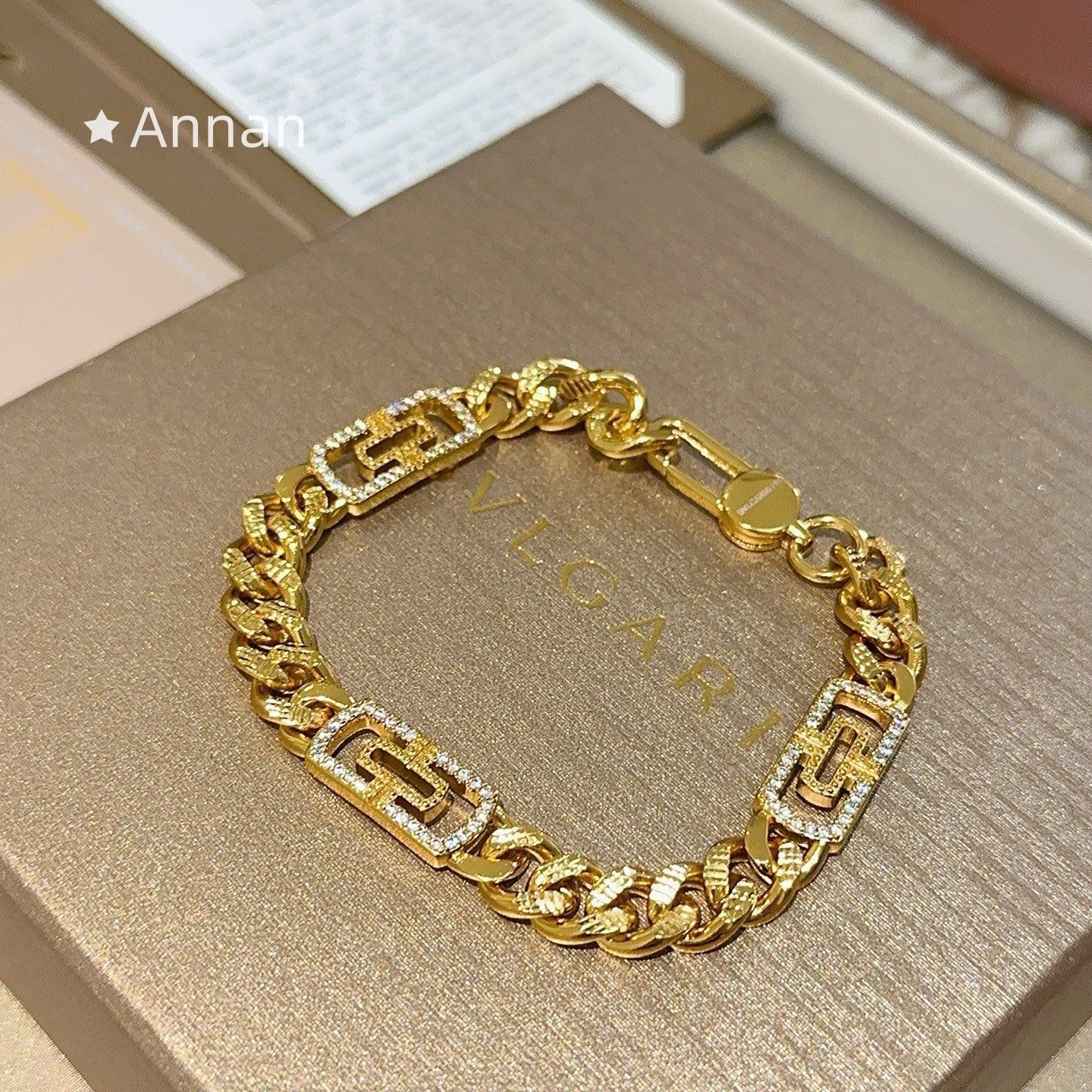 送料込☆新品 BVLGARI ブルガリブレスレット バングル リストバンド レディース 結婚式 卒業式 清楚 イベント 入学式