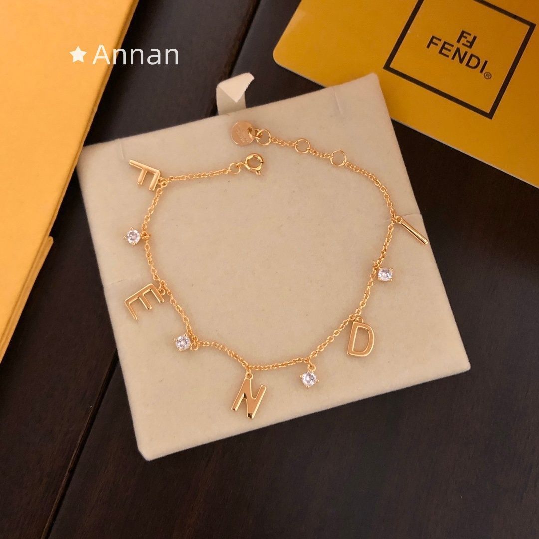 送料込☆ 超美品新品 FENDI フェンディ ブレスレット バングル リストバンド レディース 結婚式 卒業式 清楚 イベント 入学式