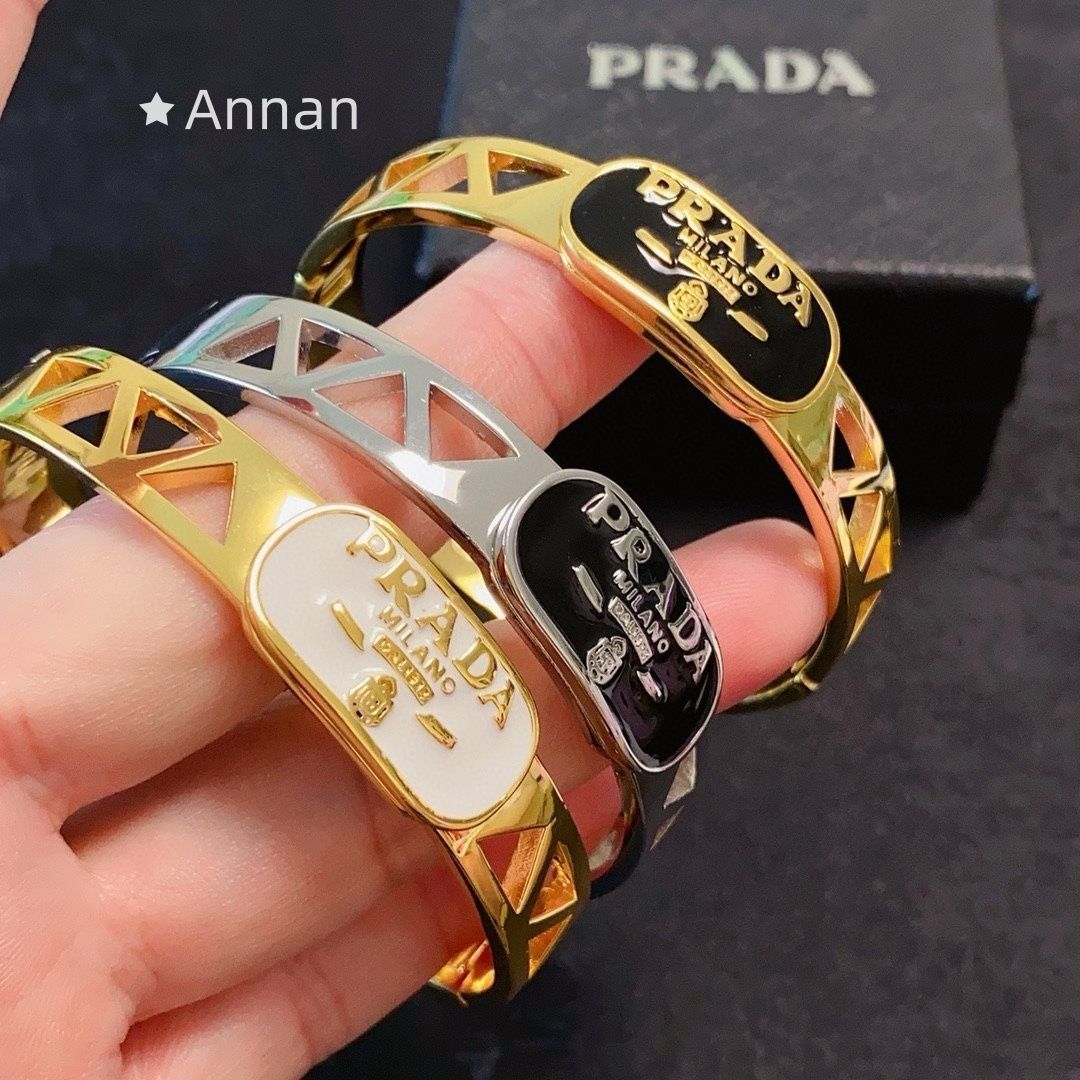 実用性 【極美品】新品 PRADA プラダ ブレスレット バングル リストバンド レディース 結婚式 卒業式 清楚 イベント 入学式